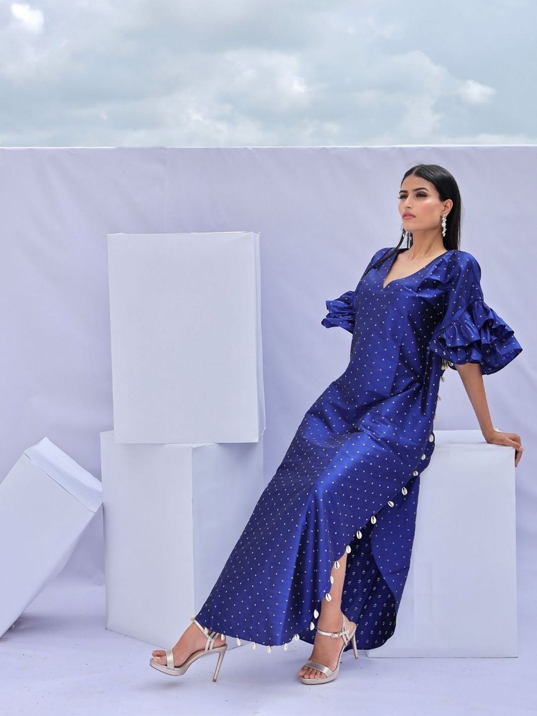 

Foram patel Electric Blue Brocade Kaftan