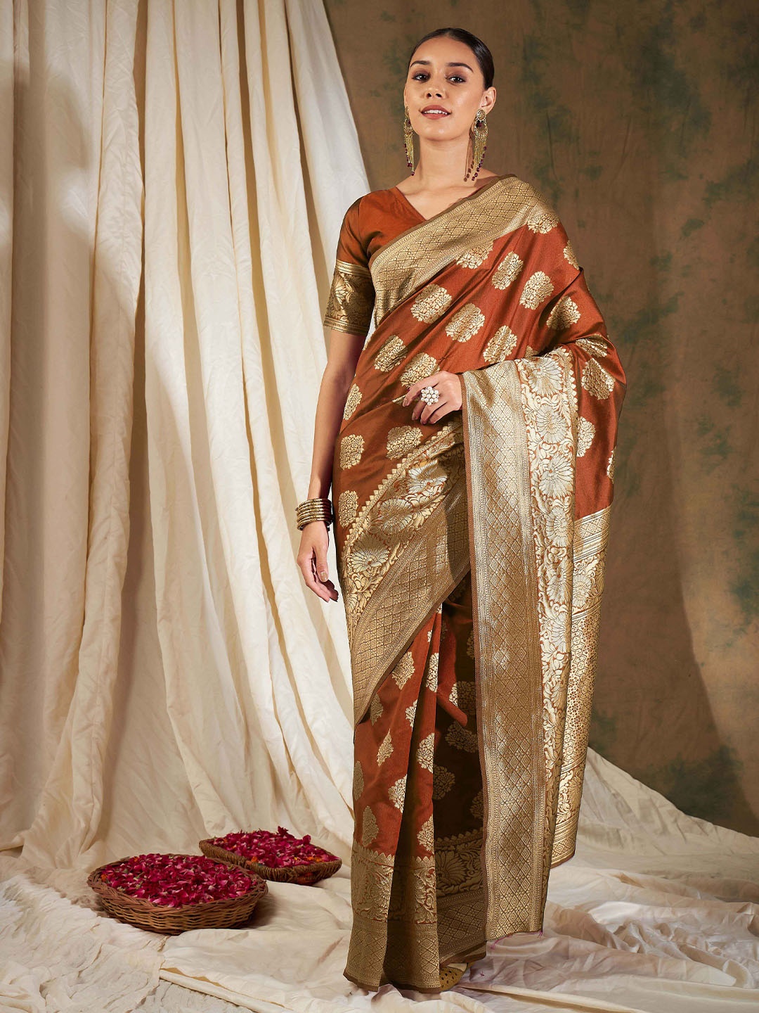 

Maroosh Woven Design Zari Banarasi Saree, Orange