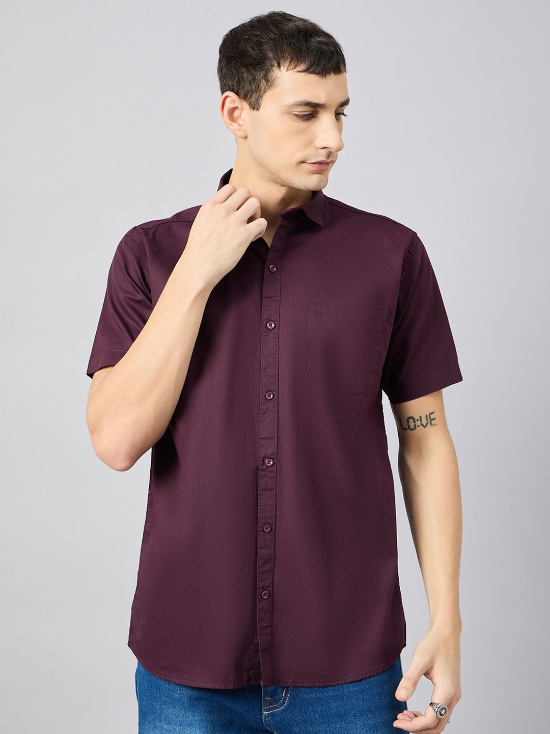 

STUDIO NEXX Men Standard Spread Collar Solid Cotton Casual Shirt, Maroon