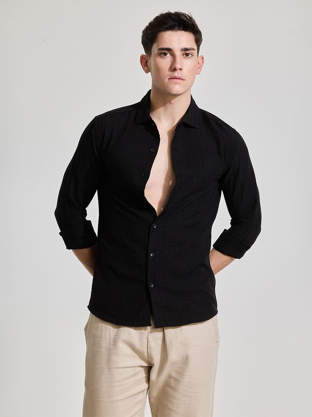 

Snitch Men Smart Spread Collar Solid Casual Shirt, Black