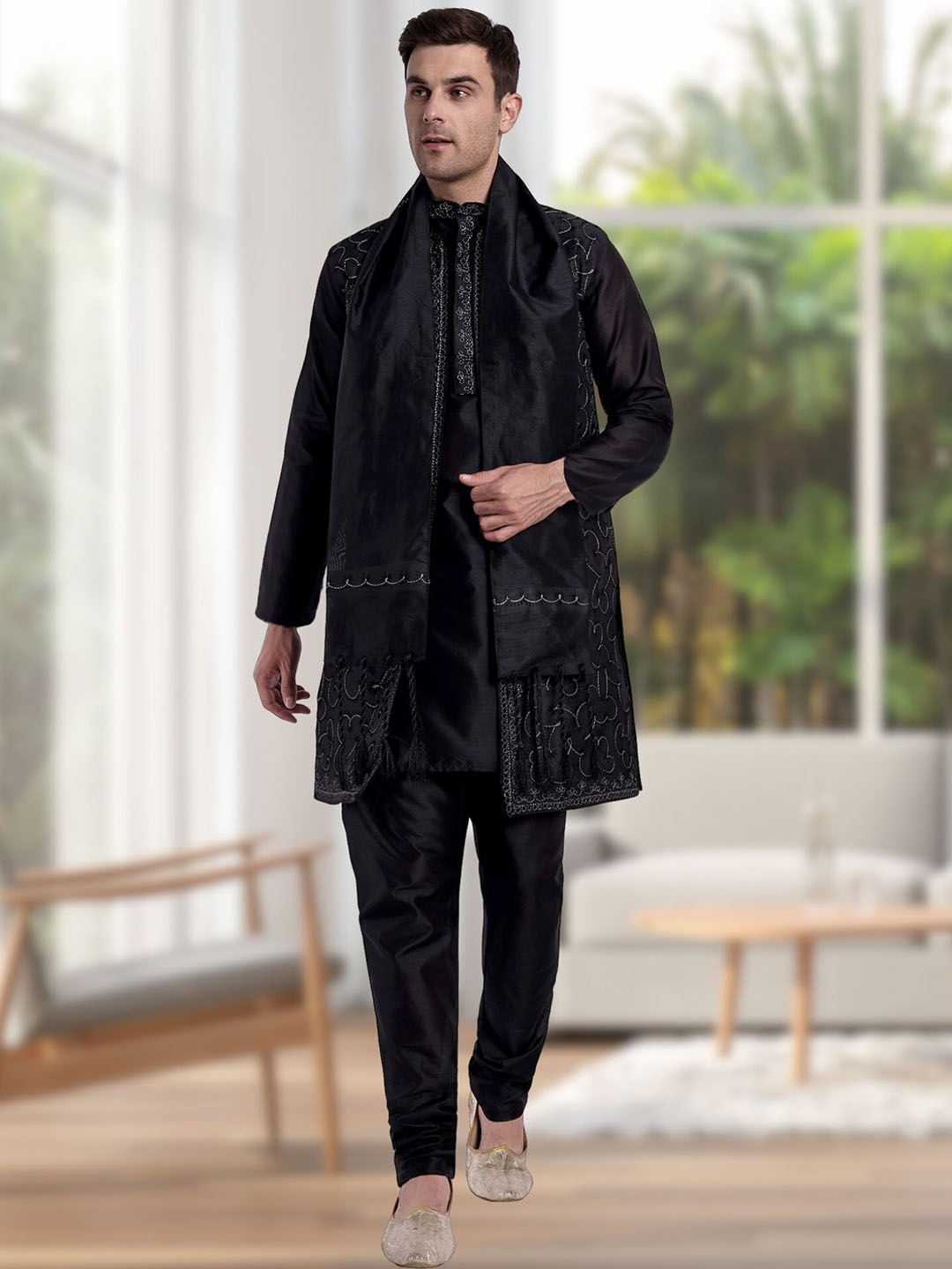 

SKAVIJ Men Ethnic Motifs Embroidered Regular Thread Work Kurta with Pyjamas & With Dupatta, Black