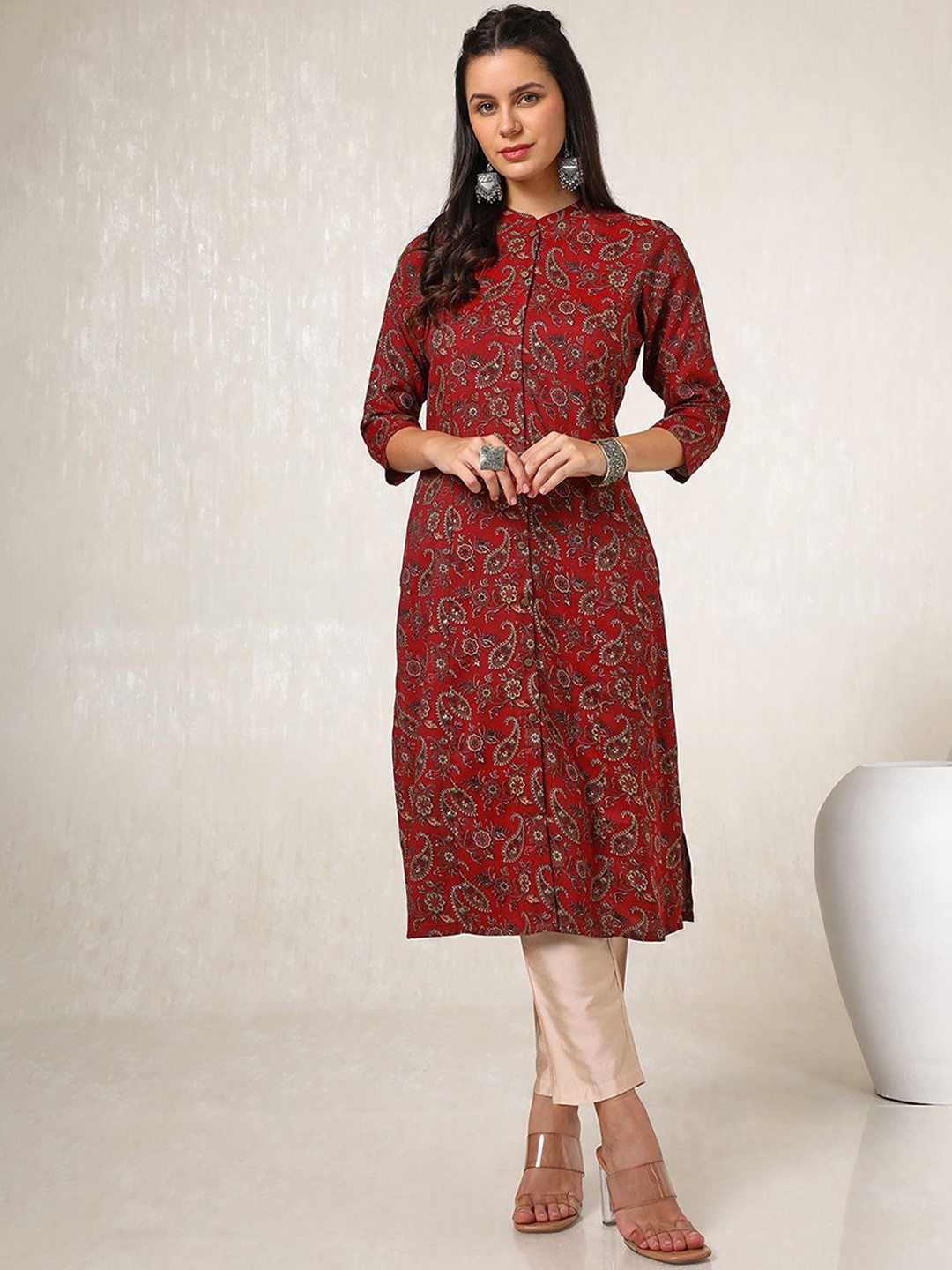 

Soch Women Rayon Paisley Printed Kurta, Maroon