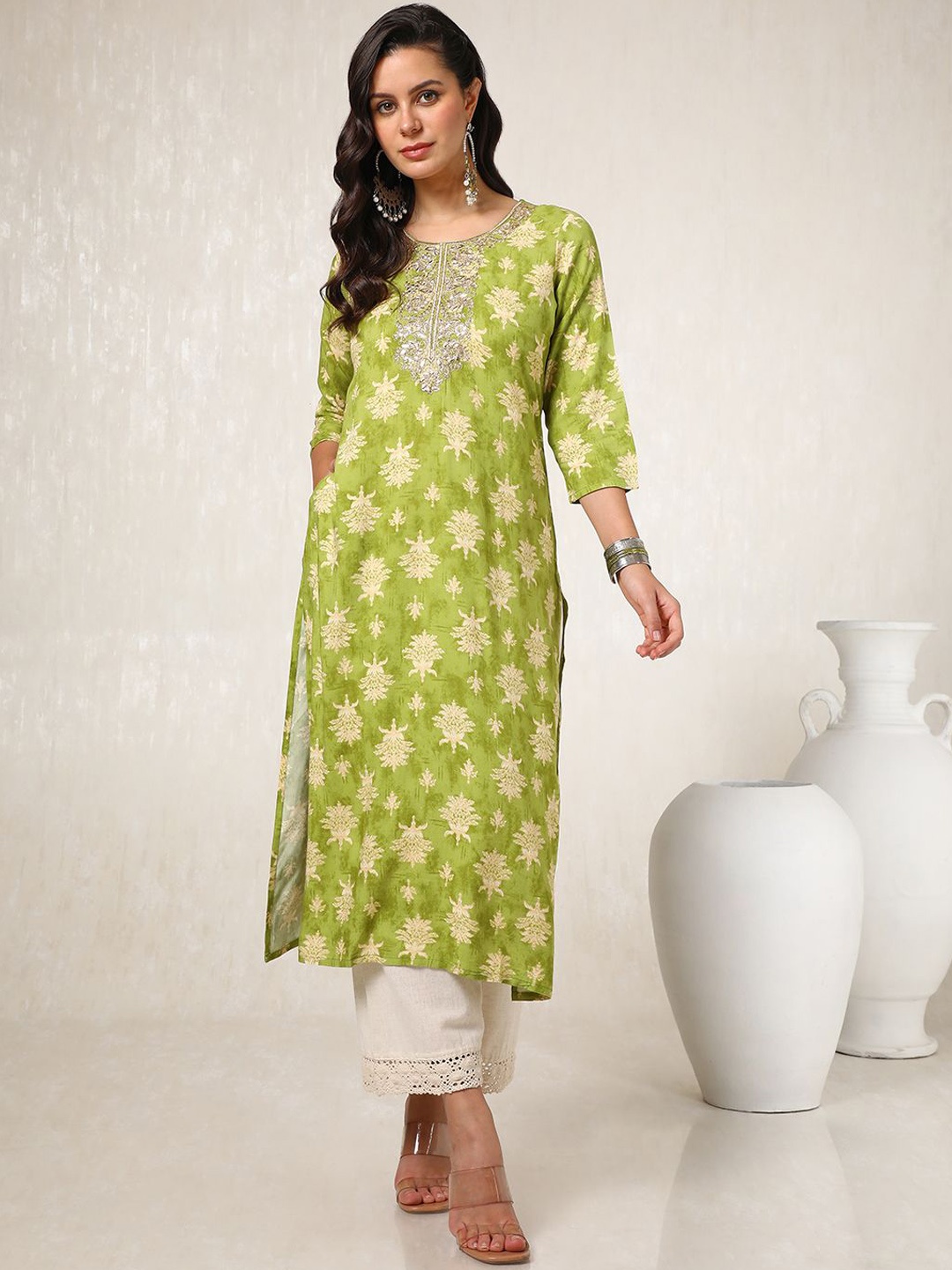 

Soch Women Printed Gotta Patti Kurta, Olive