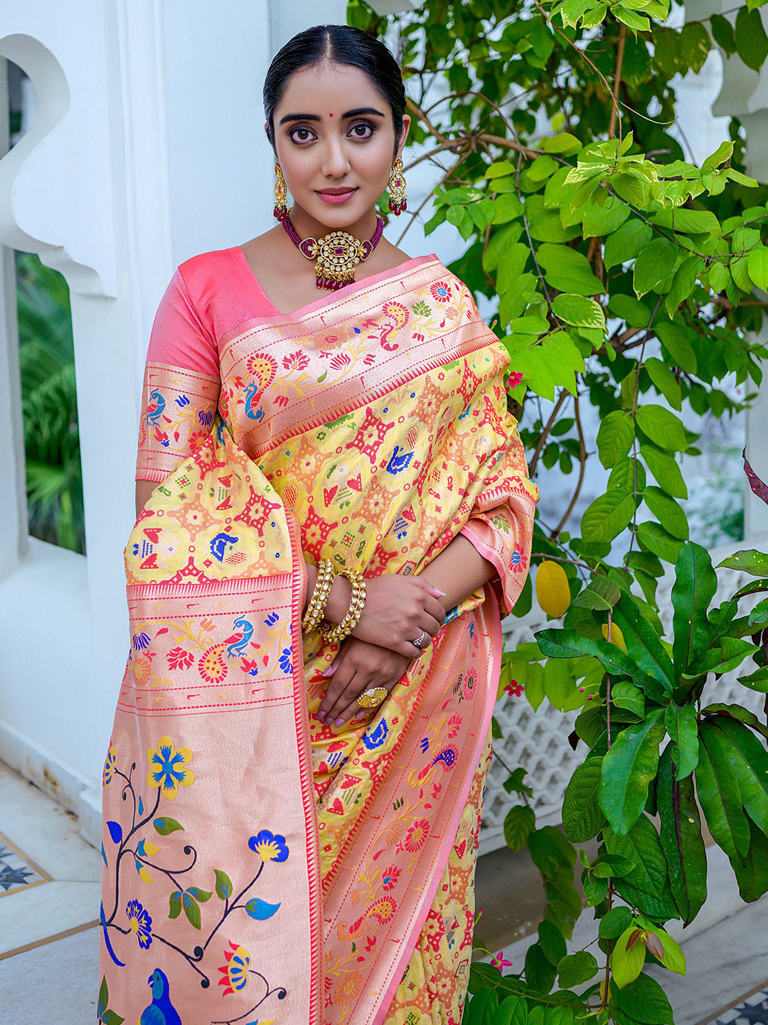 

Kandora Woven Design Zari Pure Silk Paithani Saree, Yellow