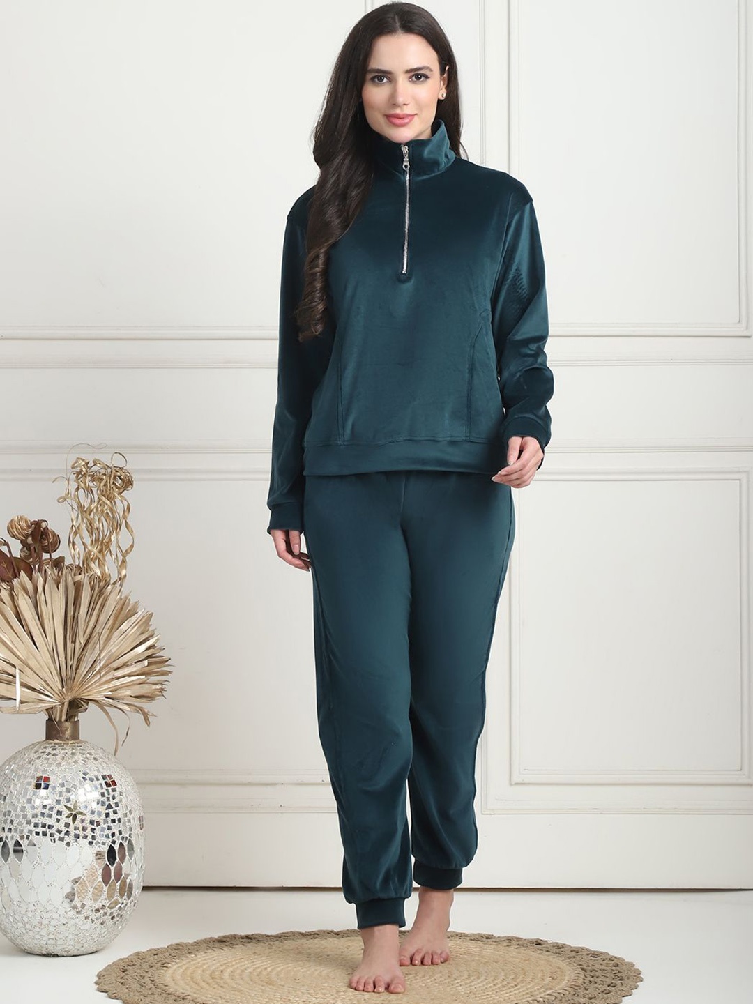 

TAG 7 Women Solid Night suit, Green