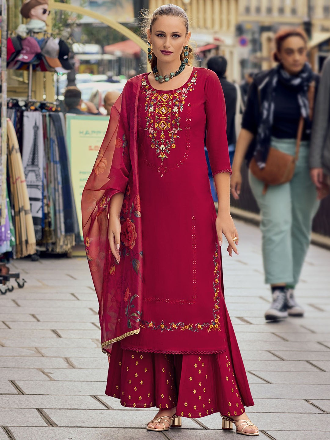 

MOJILAA Women Floral Embroidered Regular Beads and Stones Kurta with Palazzos & With Dupatta, Maroon