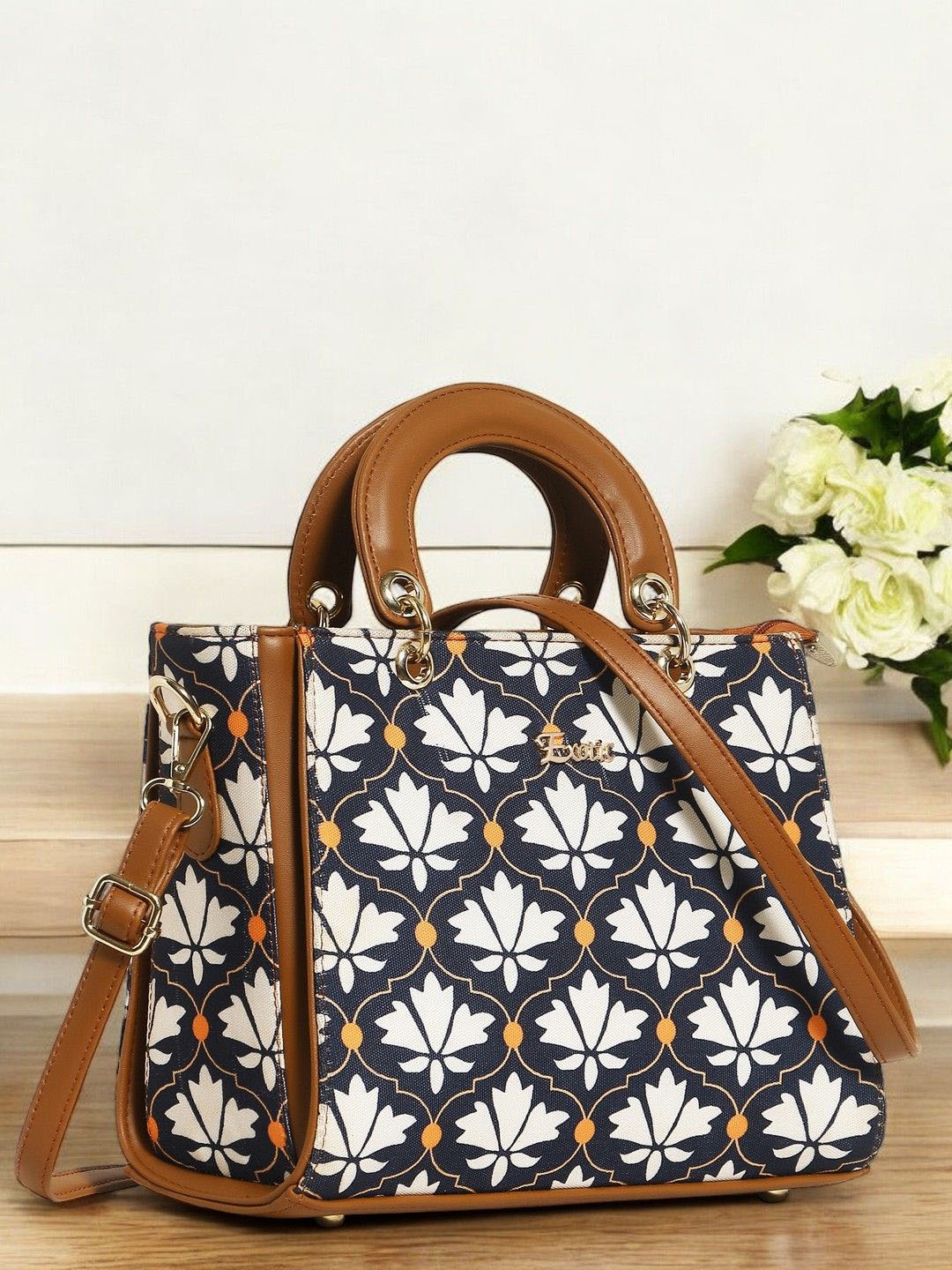 

Exotic Women Printed PU Shopper Handheld Bag, Black