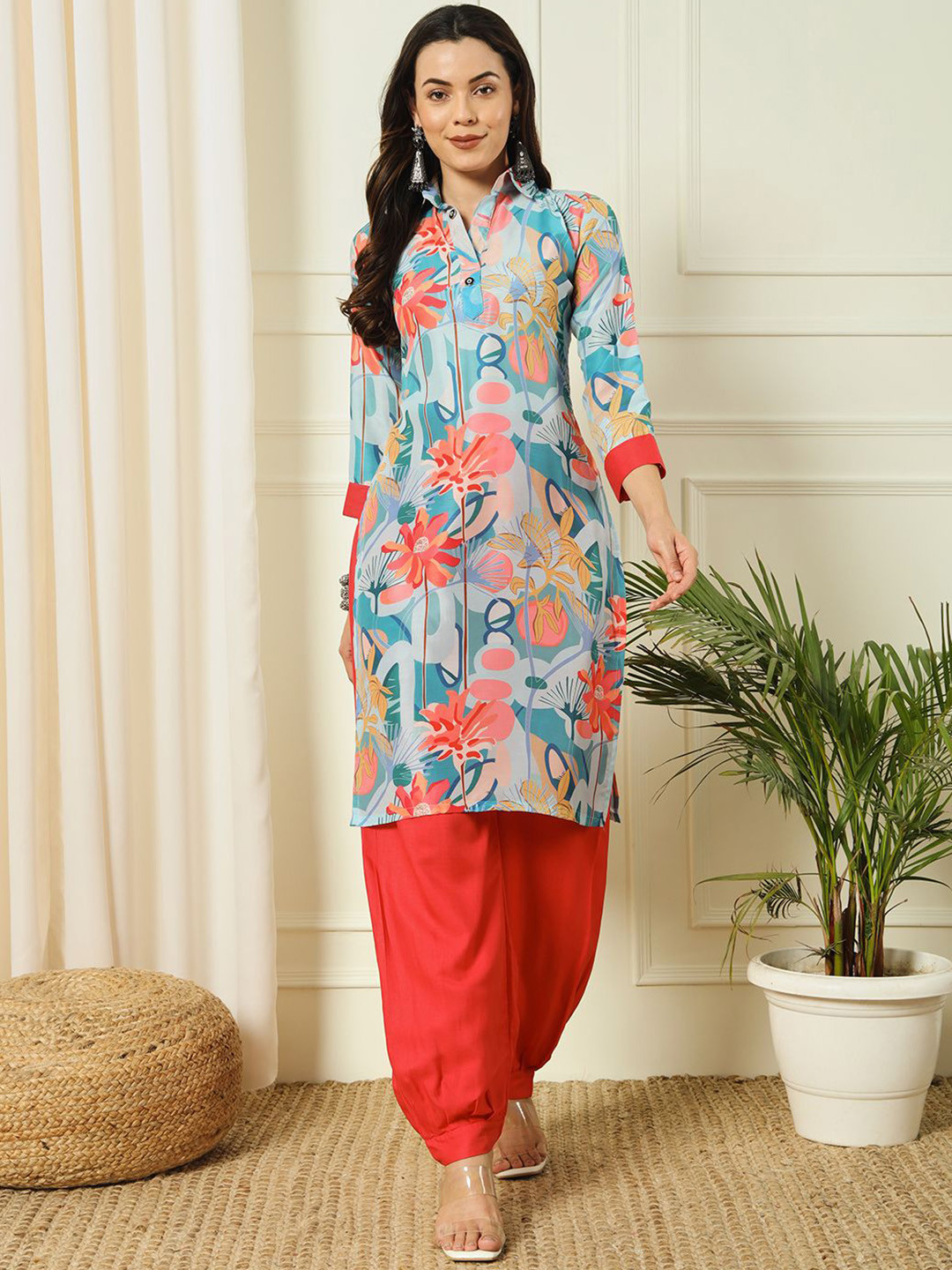 

Ekta Textiles Women Floral Printed Regular Kurti with Patiala, Blue