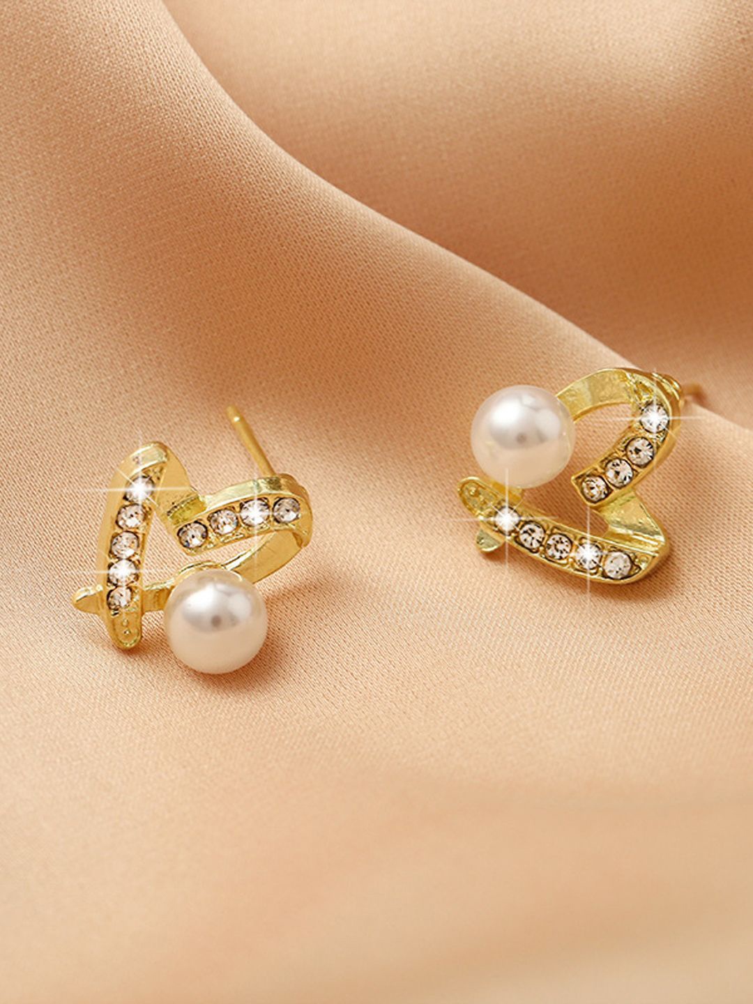 

KRENOZ Cubic Zirconia Heart Shaped Studs, Gold