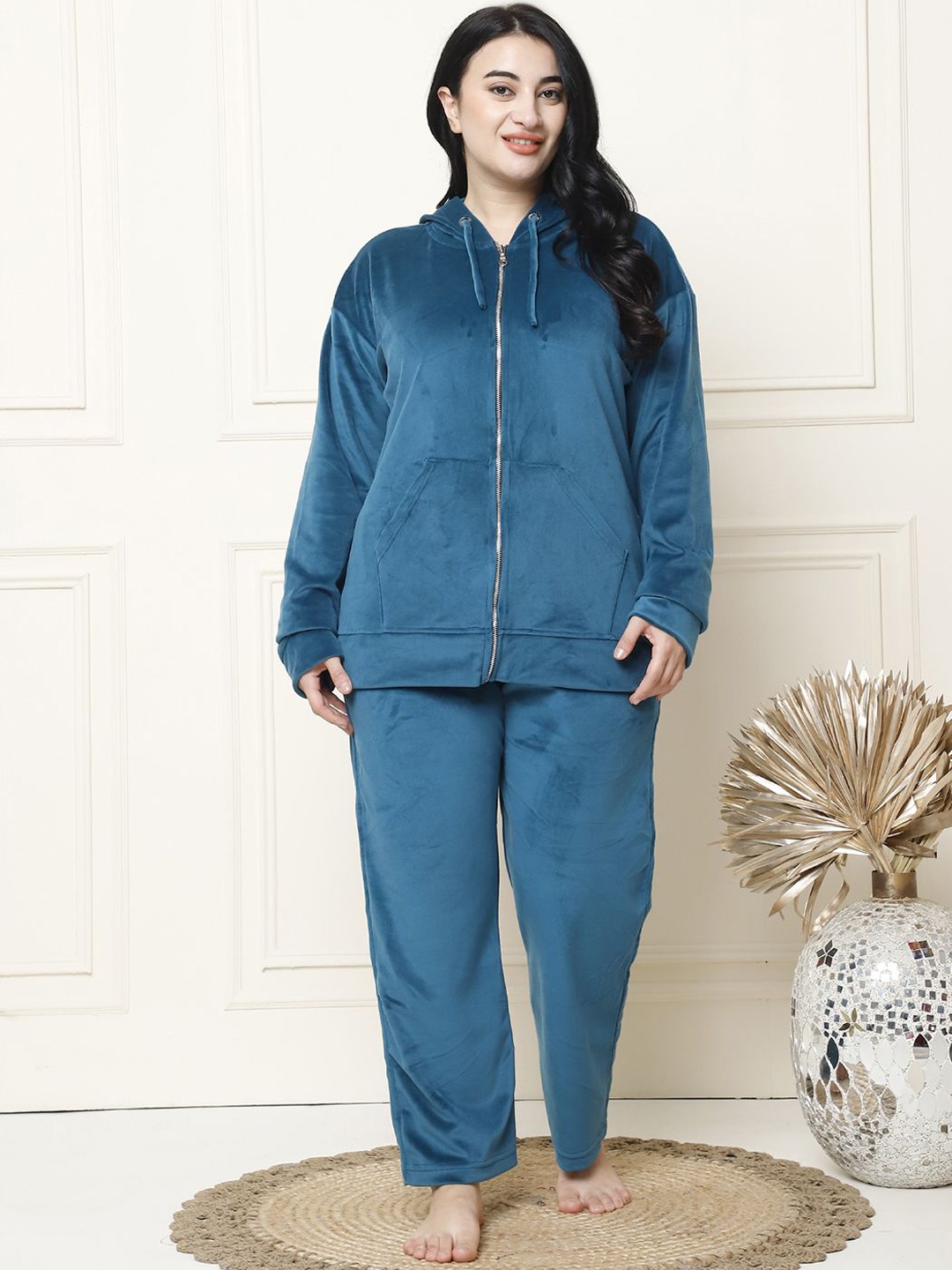 

TAG 7 Women Solid V-Neck Long Sleeves Night suit, Teal