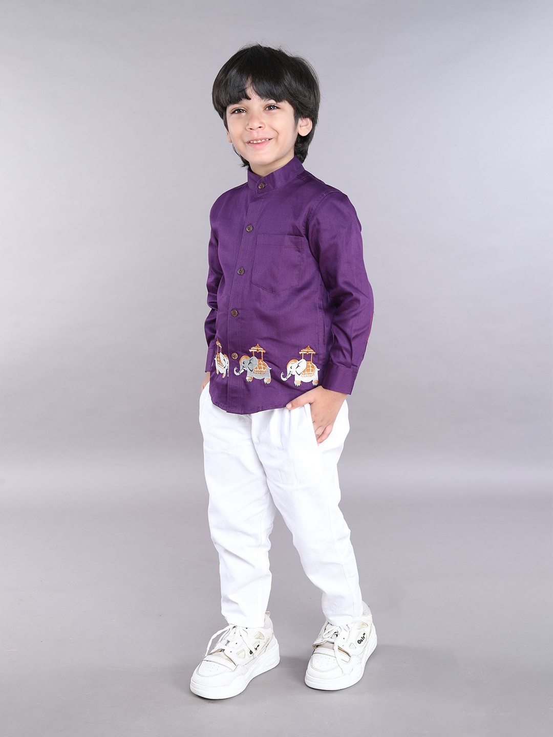 

BAATCHEET Boys Printed Shirt with Trousers, Purple