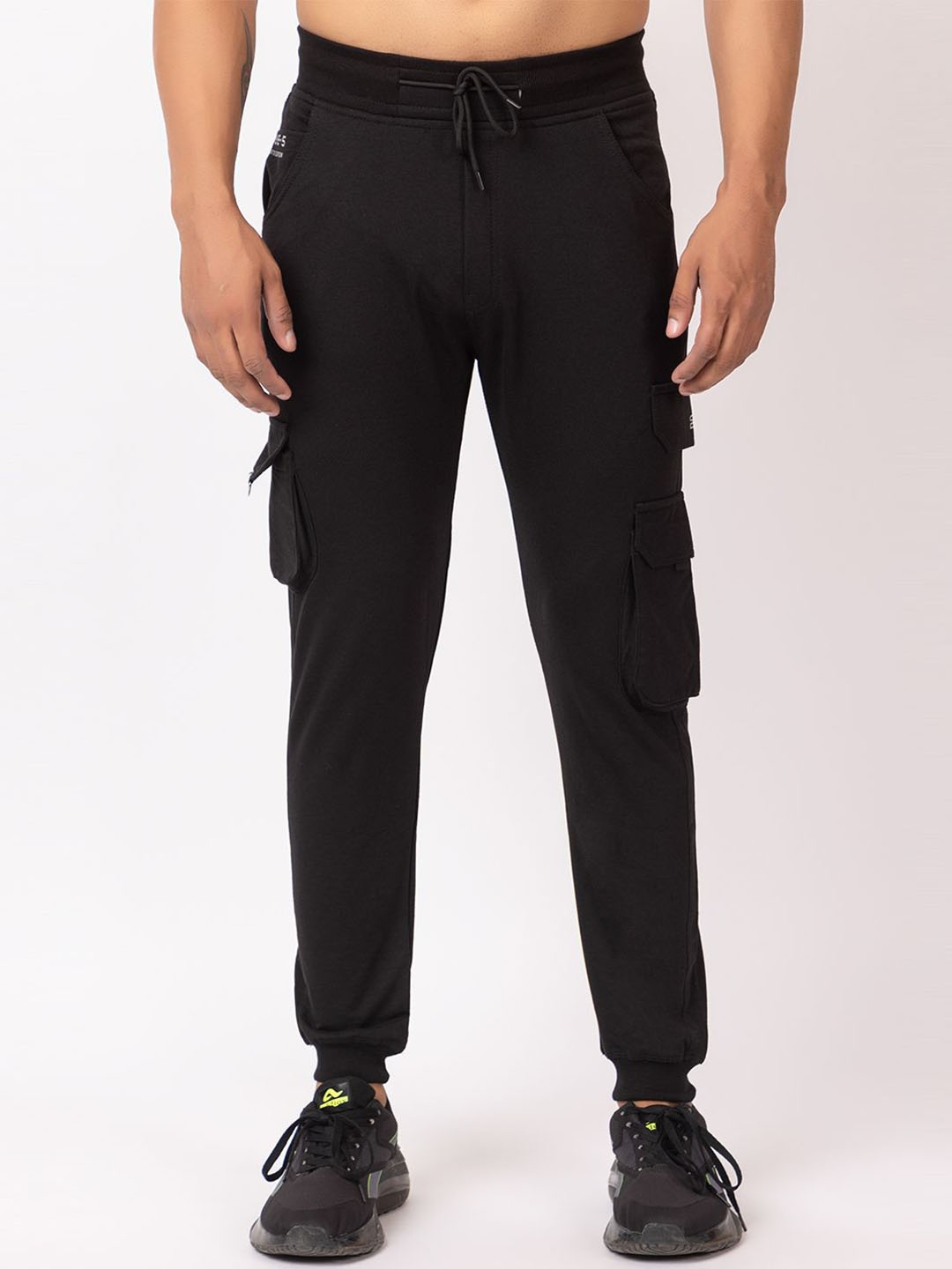 

GEE 5 Men Mid Rise Joggers, Black