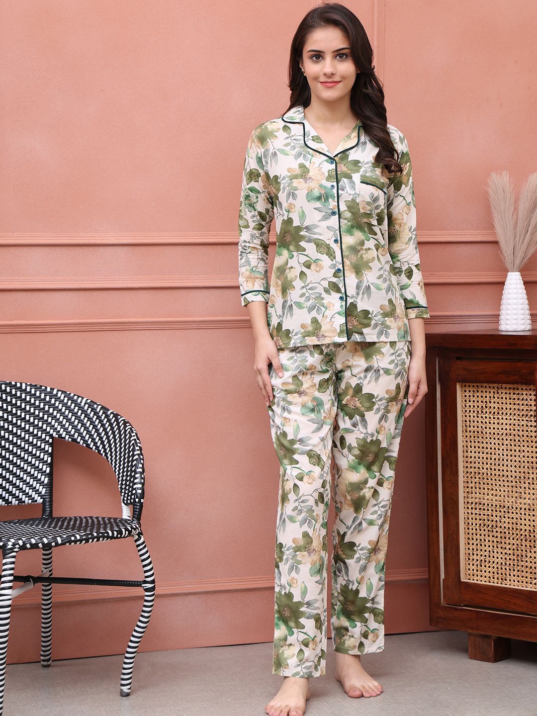 

Claura Women Printed Pure Cotton Night suit, Green