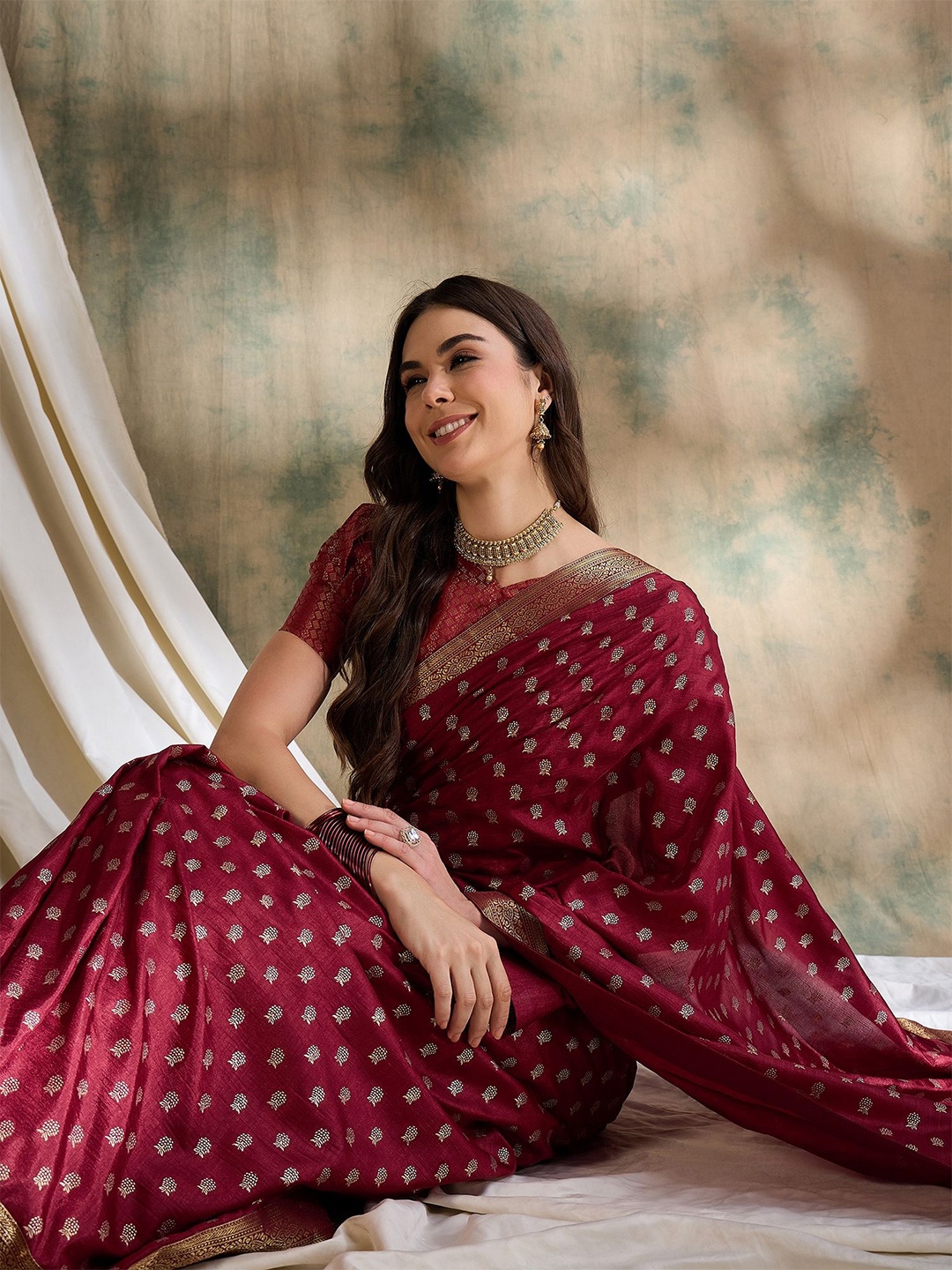 

Sangria Floral Printed Woven Design Saree, Maroon