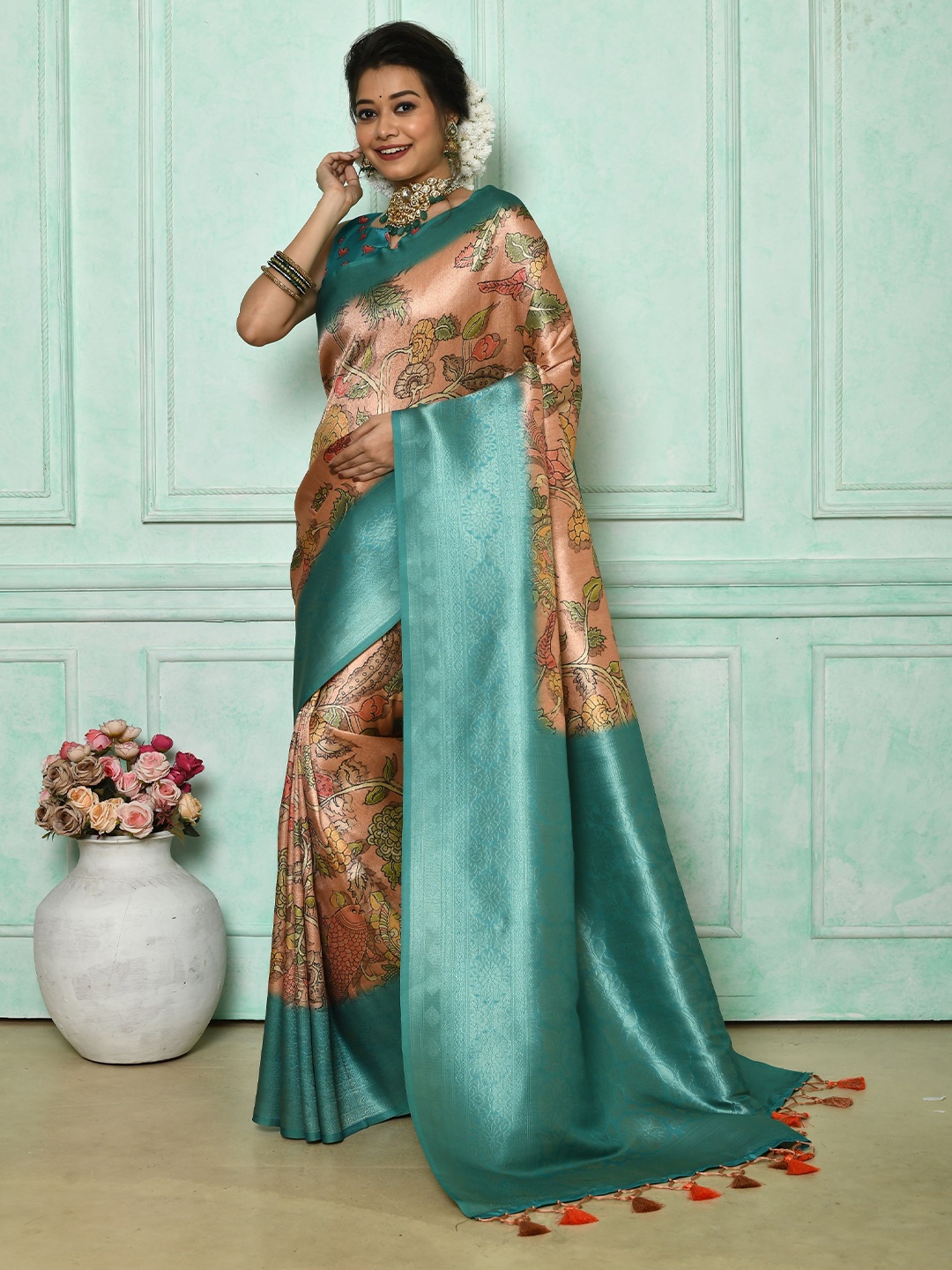 

Kandora Woven Design Zari Pure Silk Saree, Peach