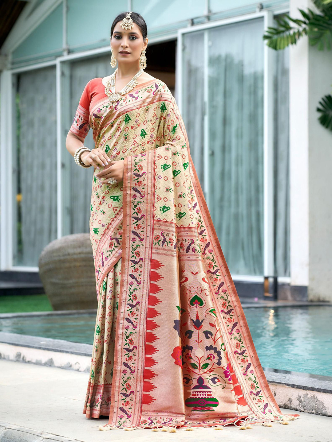

Kandora Woven Design Zari Pure Silk Banarasi Saree, Cream