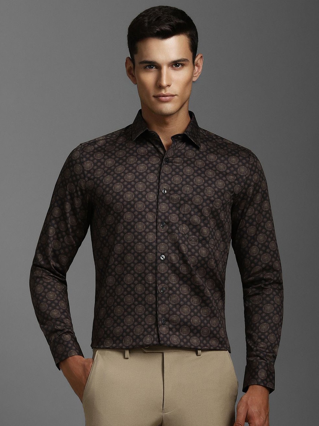 

Louis Philippe Men Spread Collar Ethnic Motifs Printed Cotton Slim Fit Formal Shirt, Brown