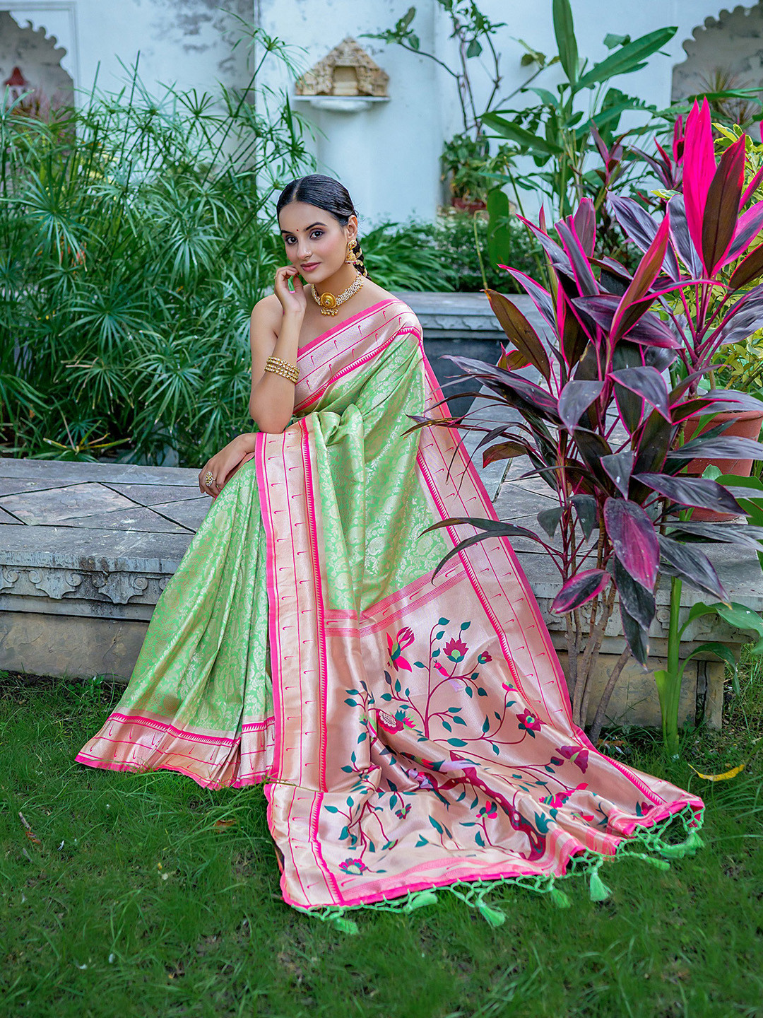

Kandora Woven Design Zari Pure Silk Kanjeevaram Saree, Sea green