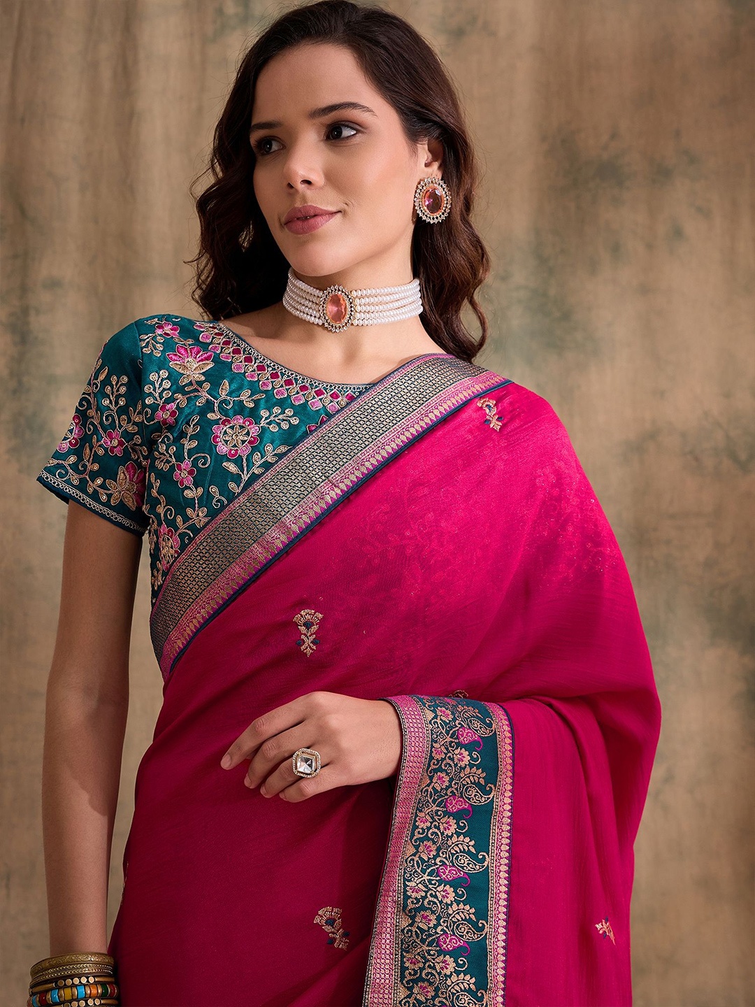 

Sangria Embroidered Vichitra Saree With Blouse Piece, Pink