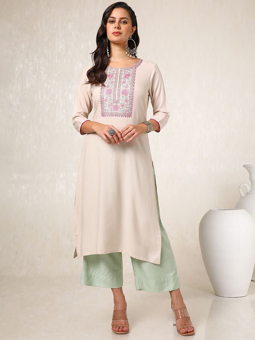 

Soch Women Geometric Embroidered Thread Work Kurta, Beige