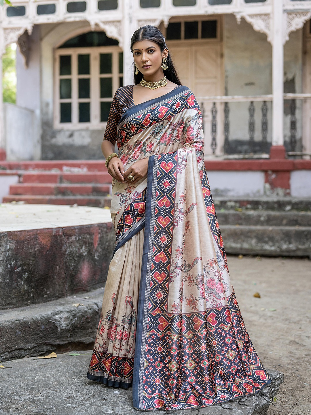 

Kandora Floral Pure Silk Tussar Saree, Black