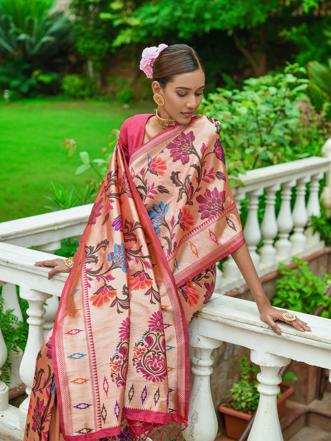 

Kandora Woven Design Zari Pure Silk Banarasi Saree, Red