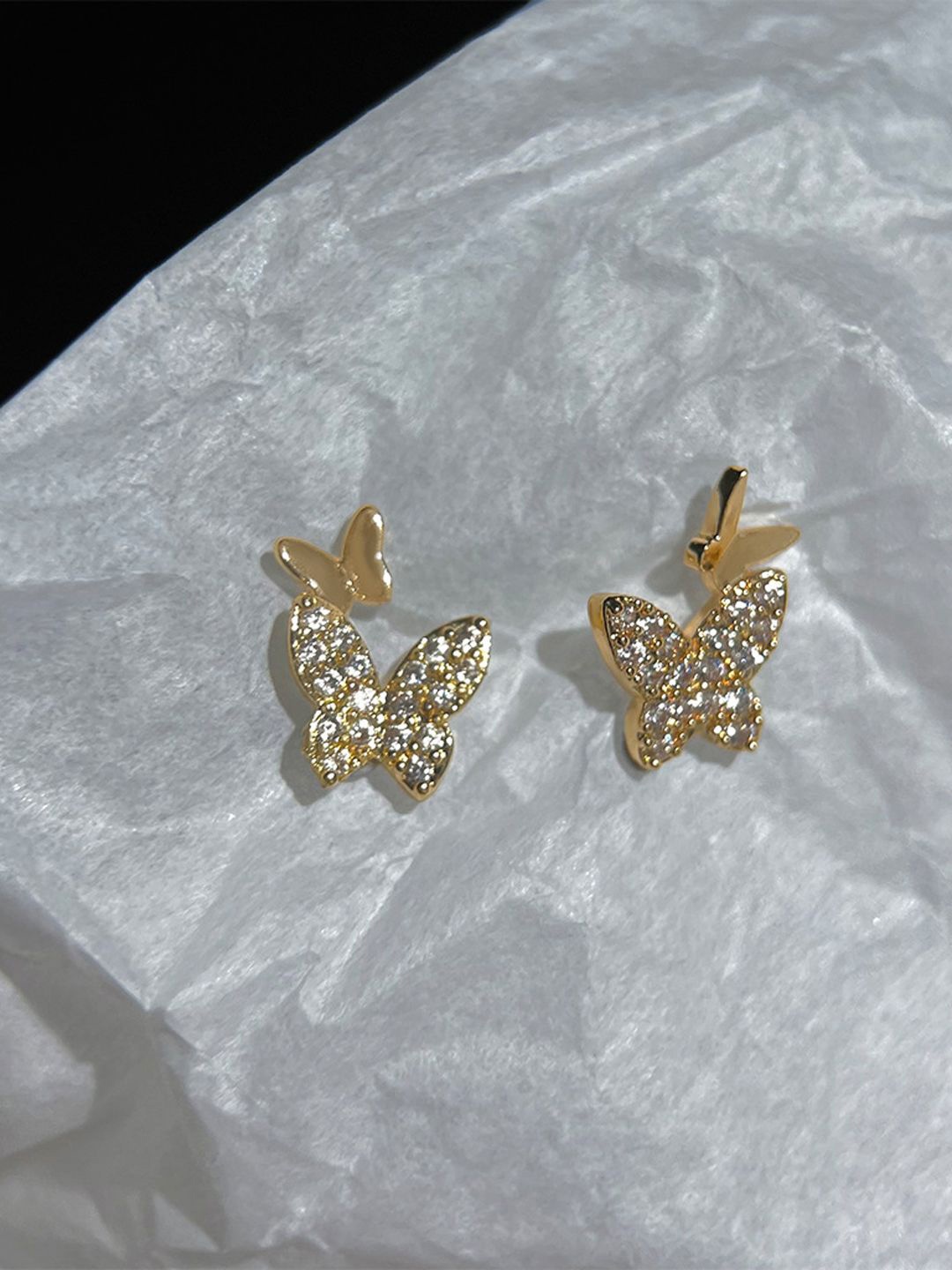 

VAGHBHATT Animal Shaped Studs Earrings, Gold