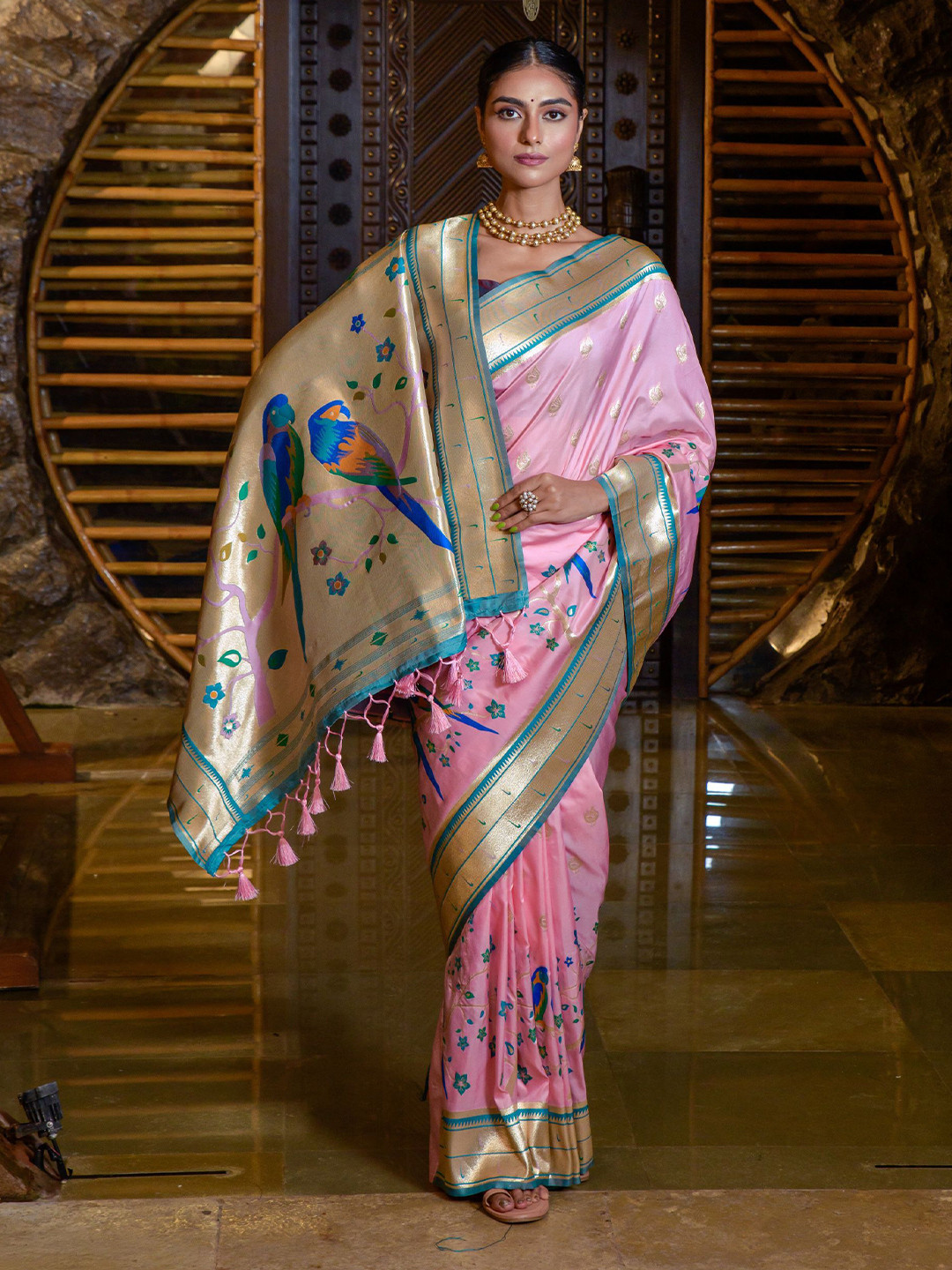 

Kandora Ethnic Motifs Zari Pure Silk Banarasi Saree, Pink
