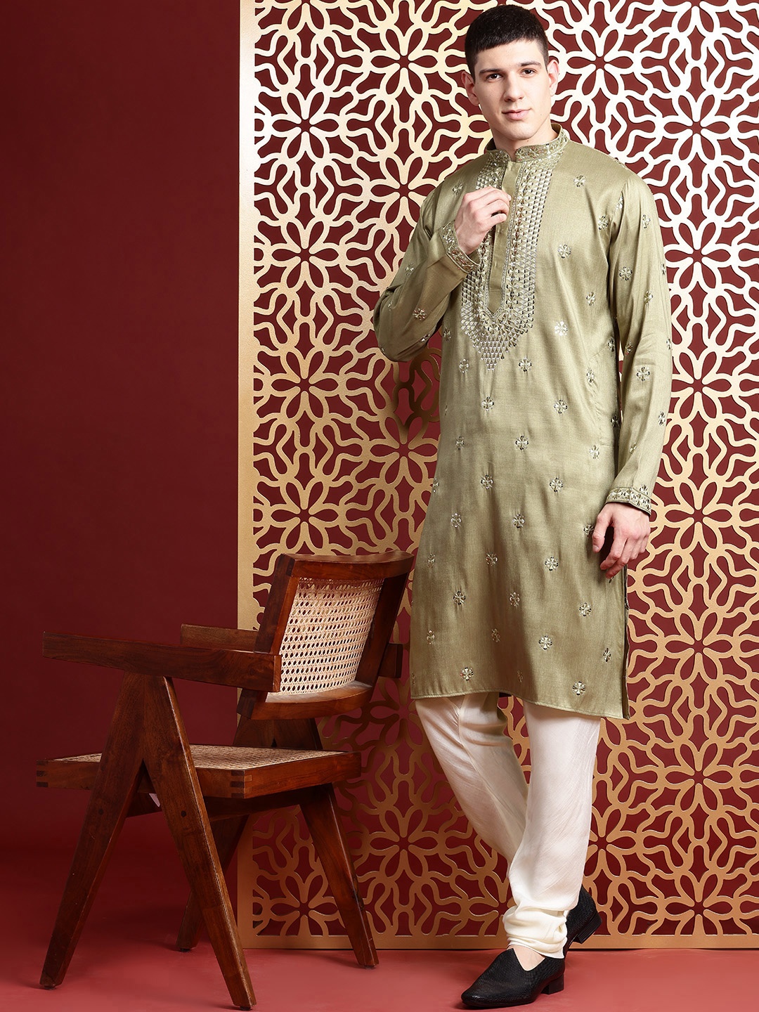 

MANQ Ethnic Motifs Embroidered Mandarin Collar Sequins Straight Kurta, Olive