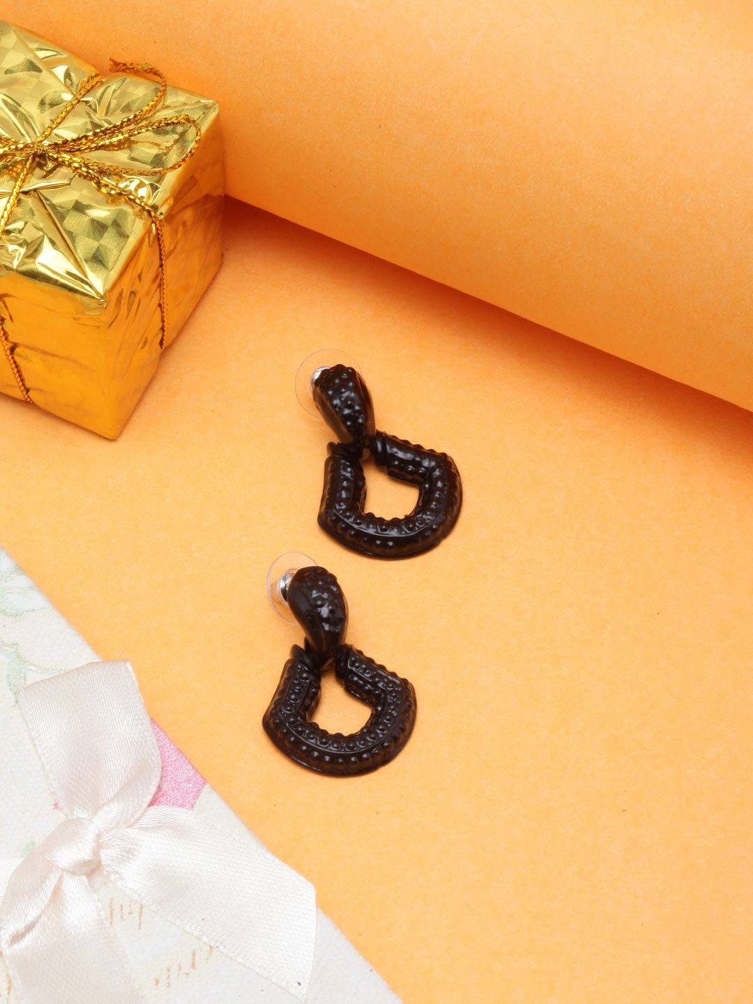 

KPOP Contemporary Drop Earrings, Black
