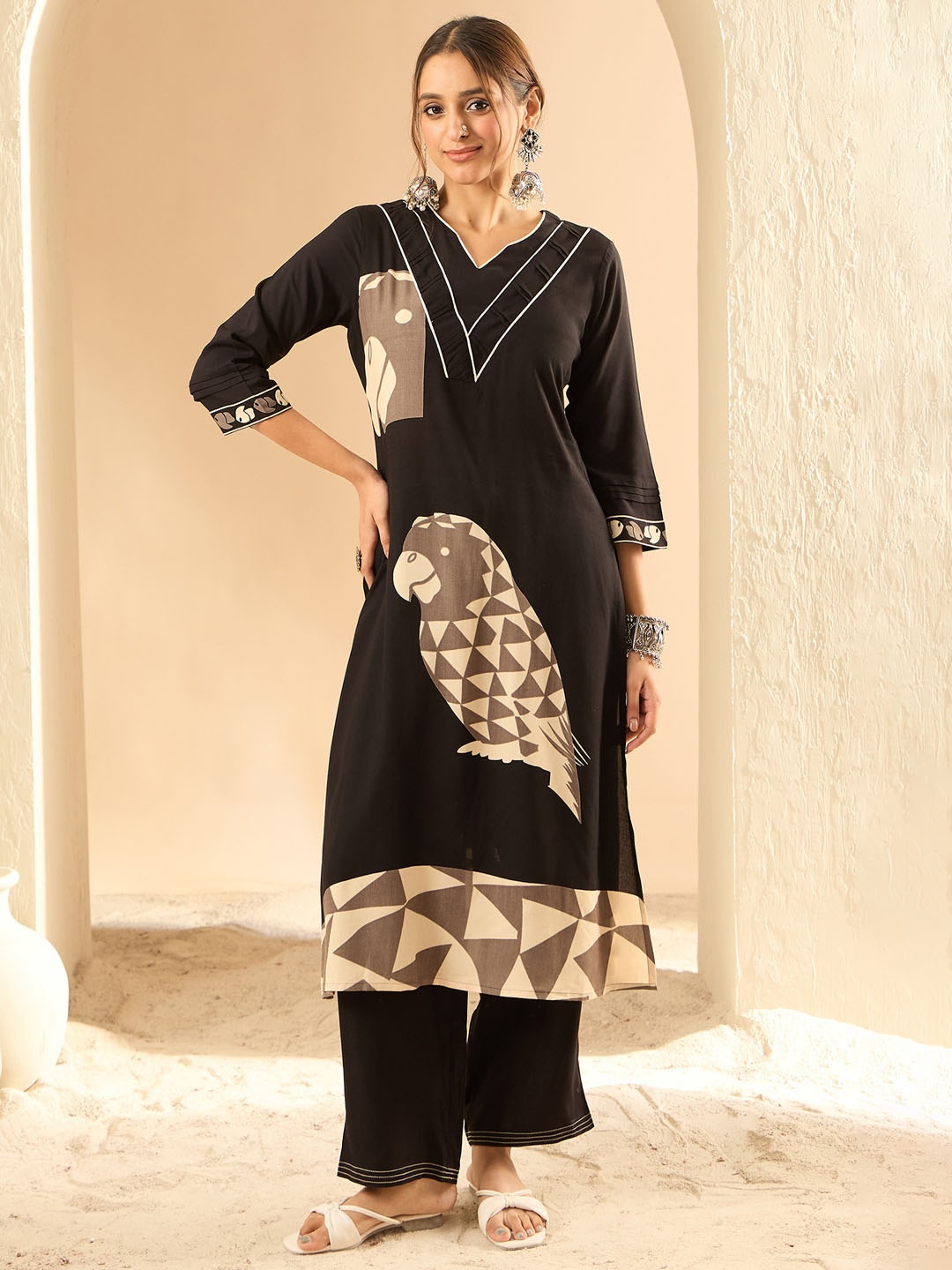 

Indo Era Women Printed Regular Kurta with Trousers, Black