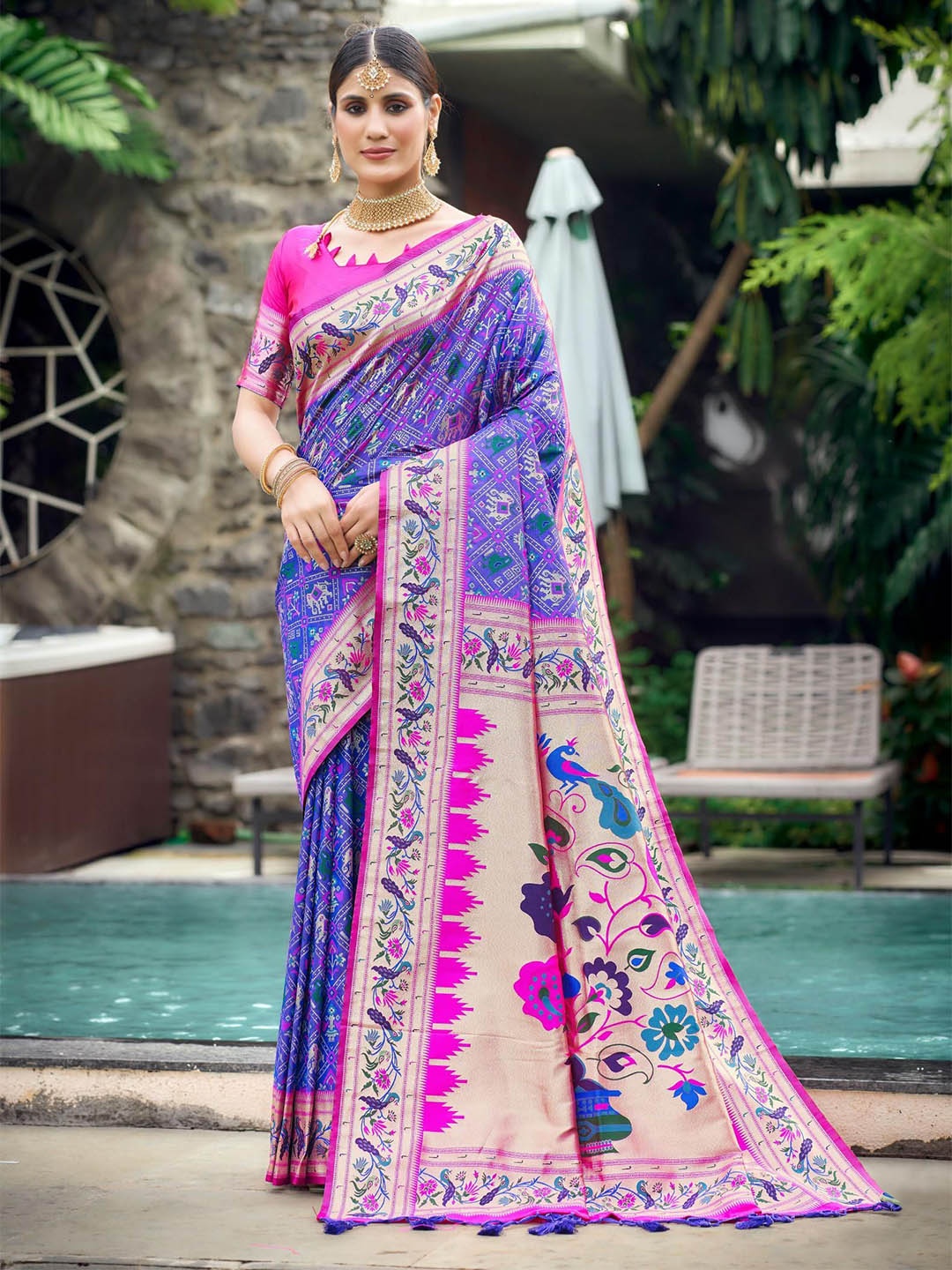 

Kandora Woven Design Zari Pure Silk Banarasi Saree, Purple