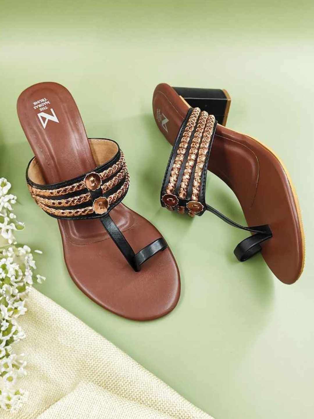 

THE MADRAS TRUNK Women Block Heel Sandals, Brown