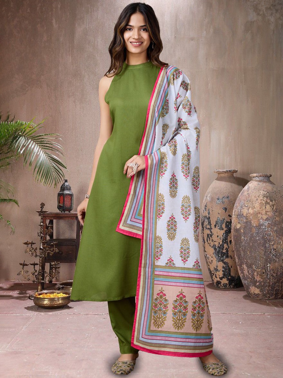 

HERE&NOW Women Regular Kurta with Trousers Dupatta, Green