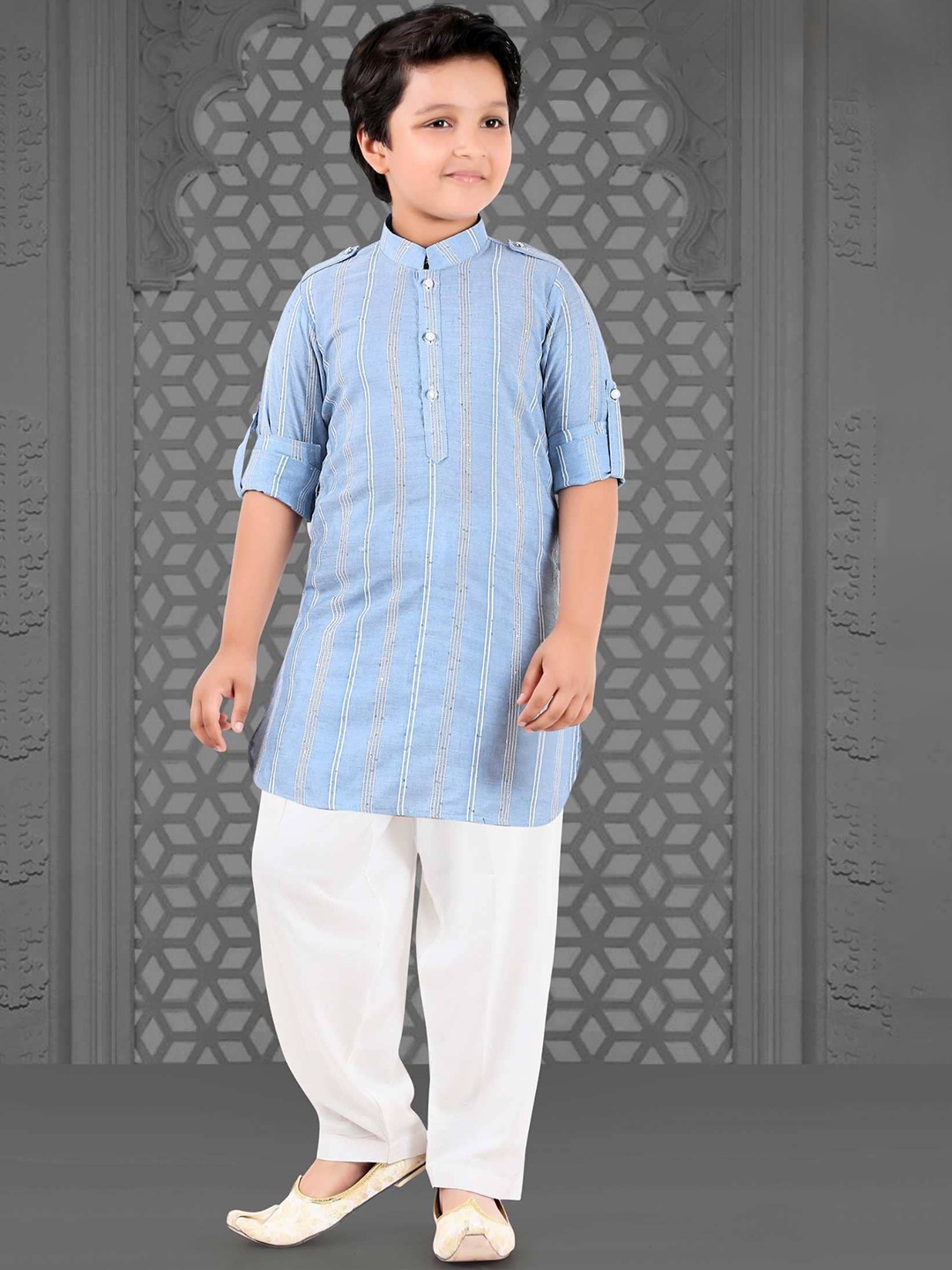 

Lagorii Boys Striped Regular Sequinned Pathani Kurta With Pyjama, Blue