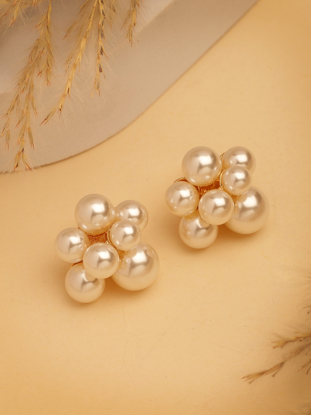 

NVR Rose Gold-Plated Contemporary Pearls Beaded Studded Earrings