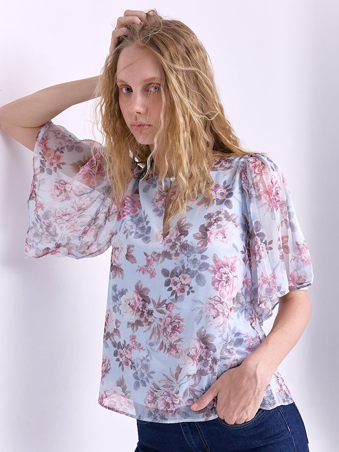 

COVER STORY Women Floral Printed Keyhole Neck Top, Blue