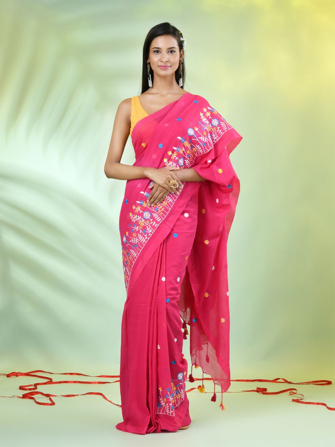 

Charukriti Floral Embroidered Pure Cotton Saree, Pink