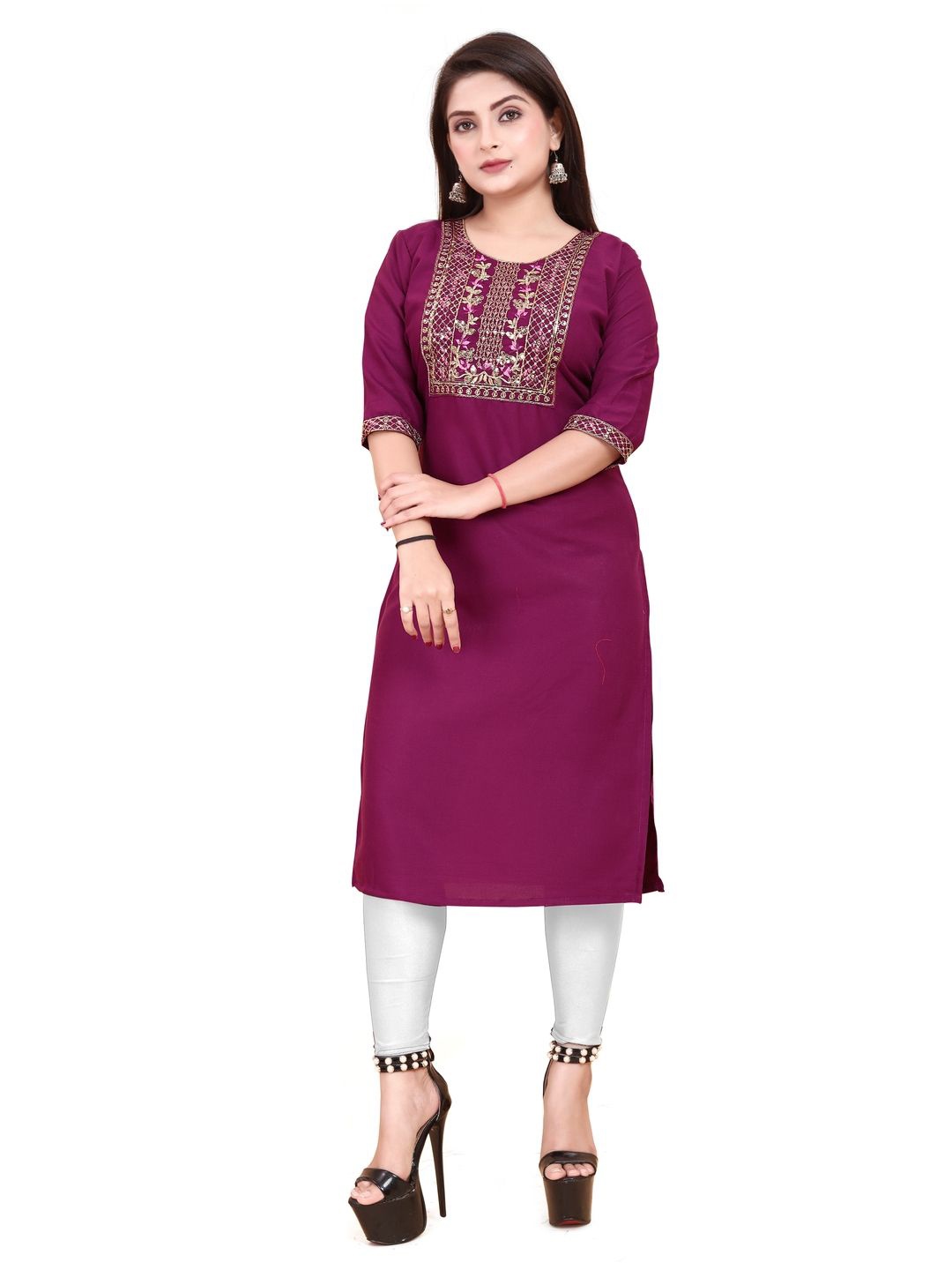 

AKK ENTERPRISE Floral Embroidered Straight Kurta, Purple