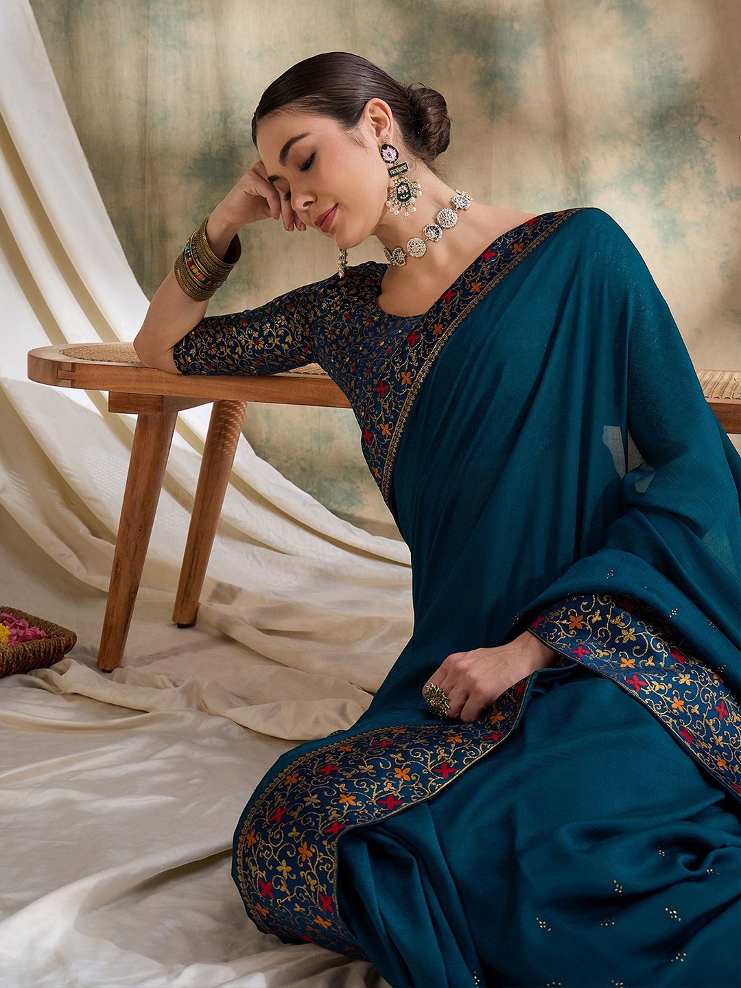 

Sangria Kanjeevaram Woven Design Saree With Blouse Piece, Teal
