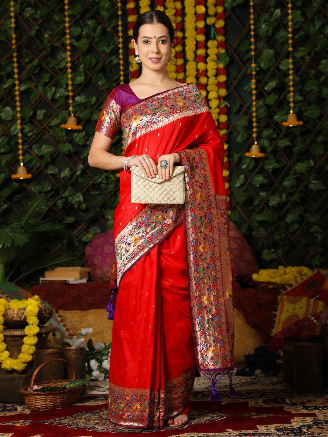 

Kandora Woven Design Zari Pure Silk Banarasi Saree, Red