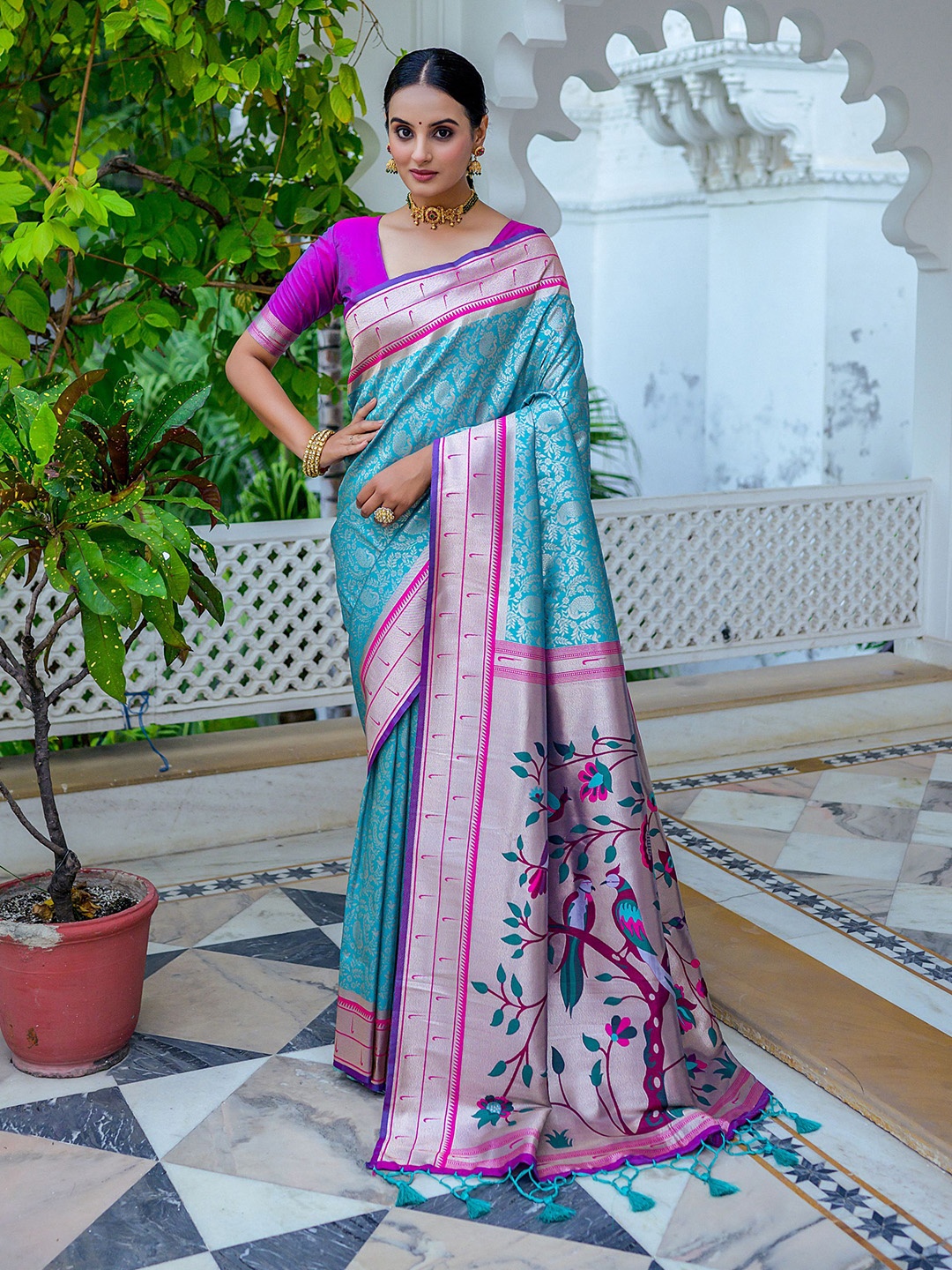 

Kandora Ethnic Motifs Woven Design Zari Pure Silk Kanjeevaram Saree, Teal