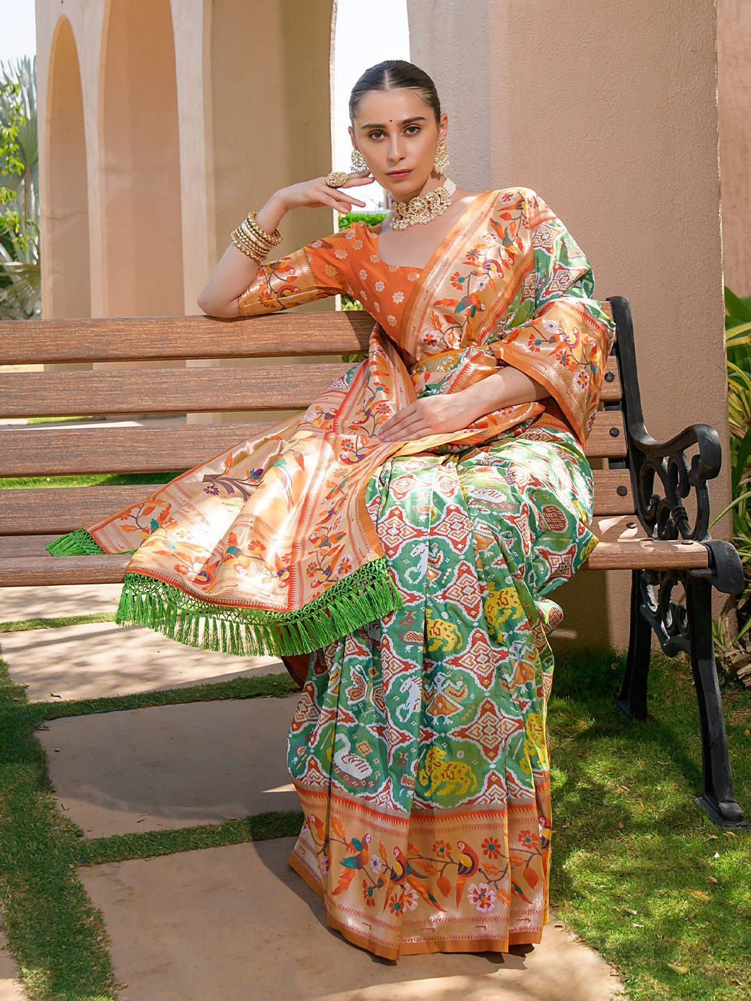 

Kandora Woven Design Zari Pure Silk Banarasi Saree, Green