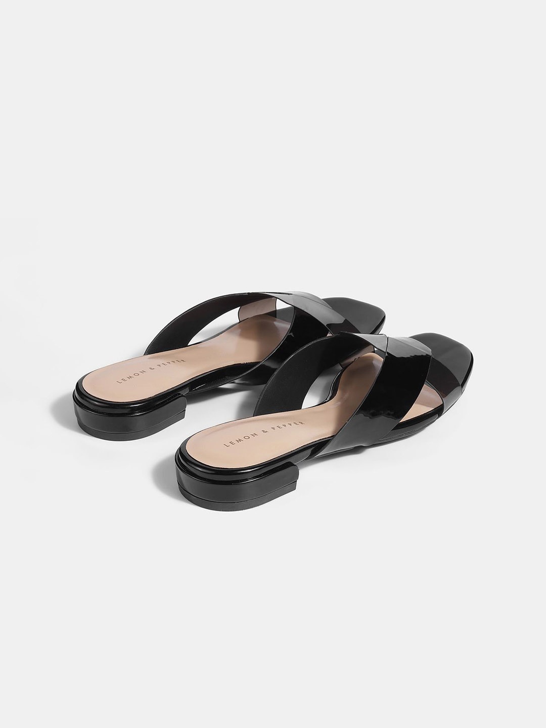 

LEMON & PEPPER Women Open Toe Flats with Laser Cuts, Black