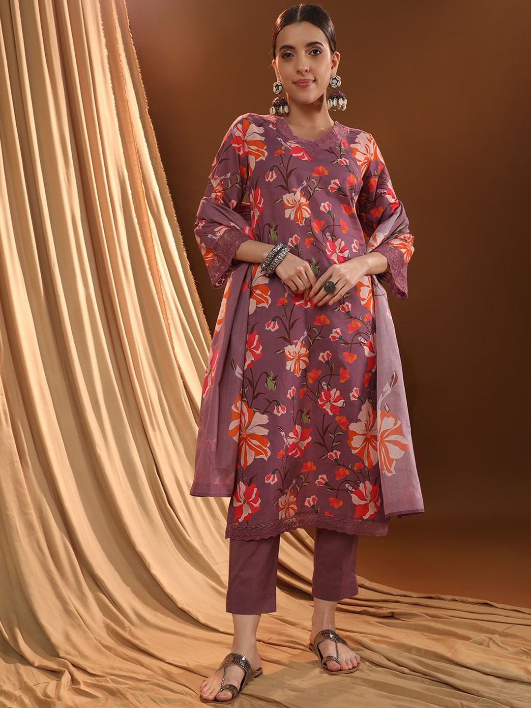 

VESH Women Floral Printed Regular Pure Cotton Kurta with Trousers & Dupatta, Purple