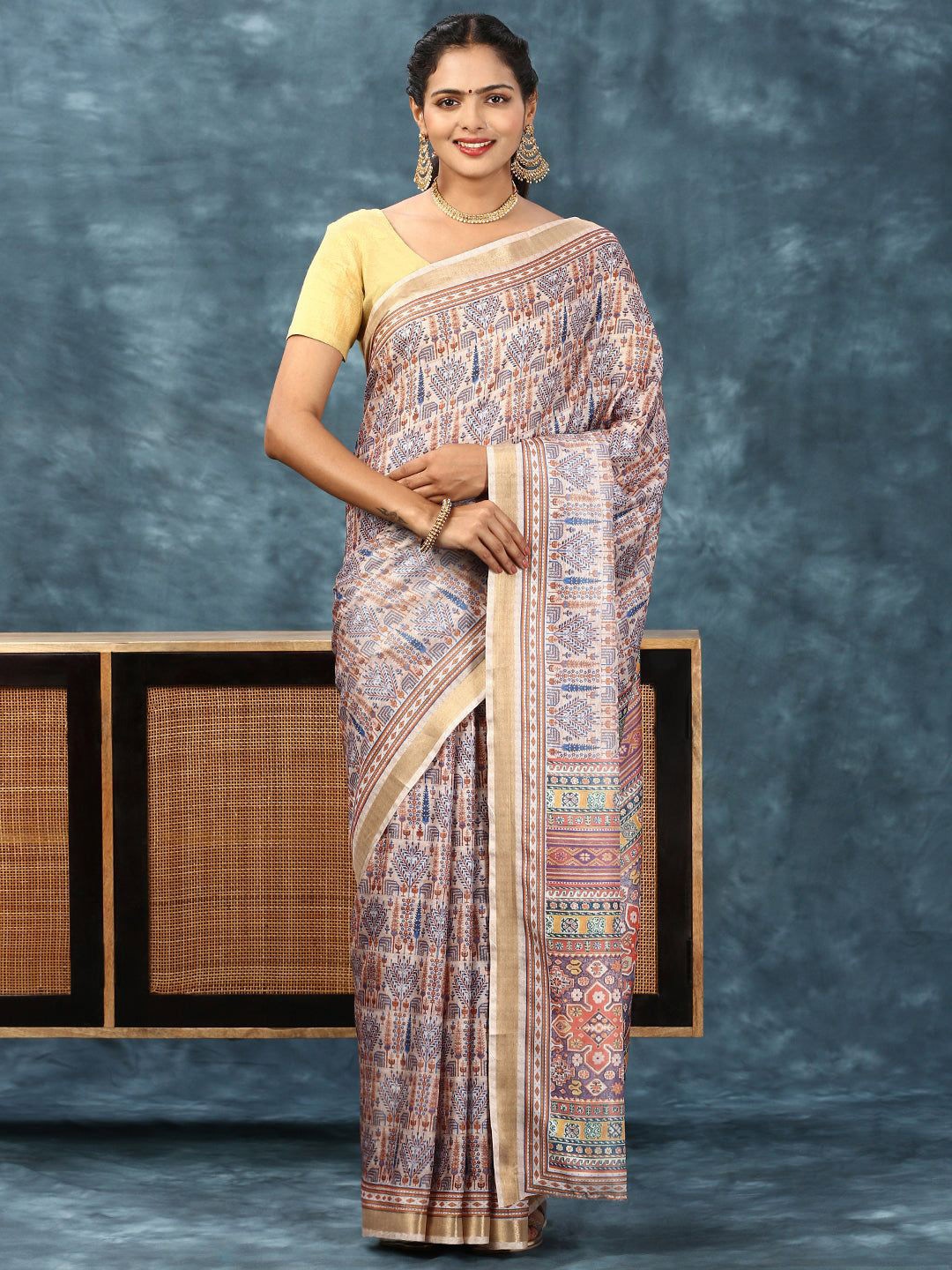 

Ramraj Ethnic Motifs Printed Zari Saree, Peach