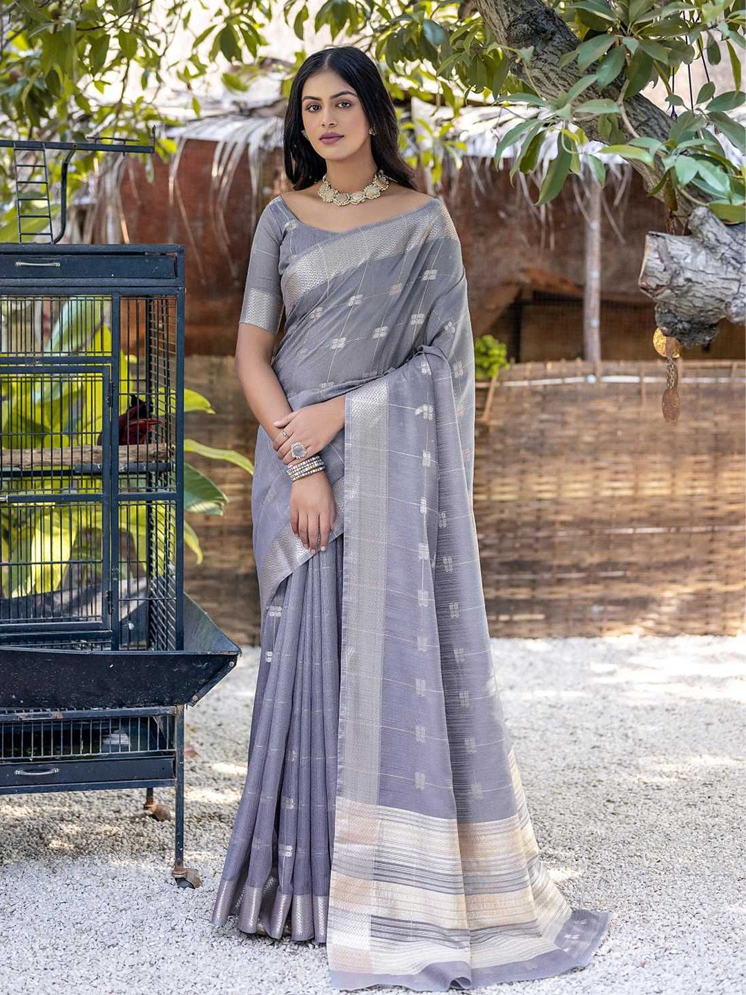 

Kandora Woven Design Zari Pure Silk Saree, Grey