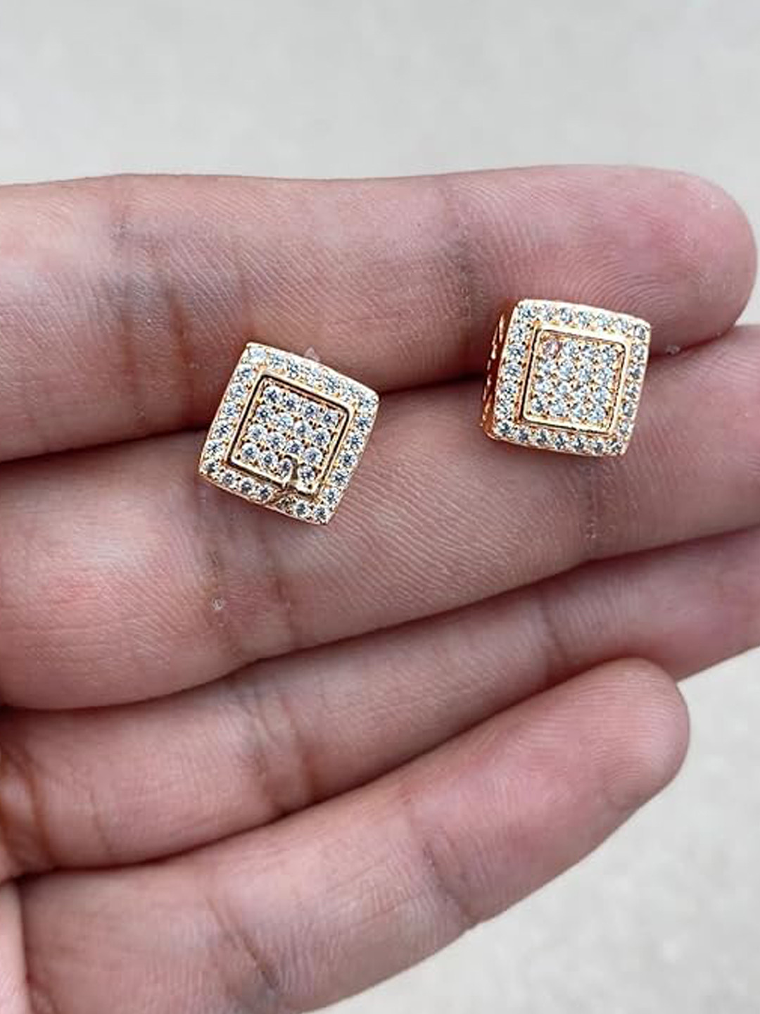 

VAGHBHATT Classic Studs Earrings, Gold