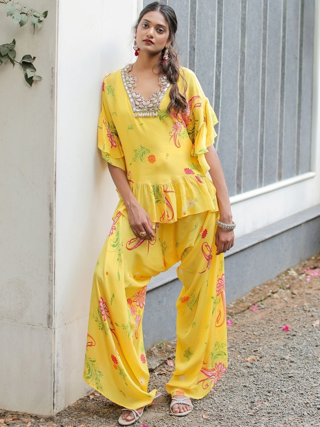 

Foram patel Yellow Printed Embroidered Co-ordset