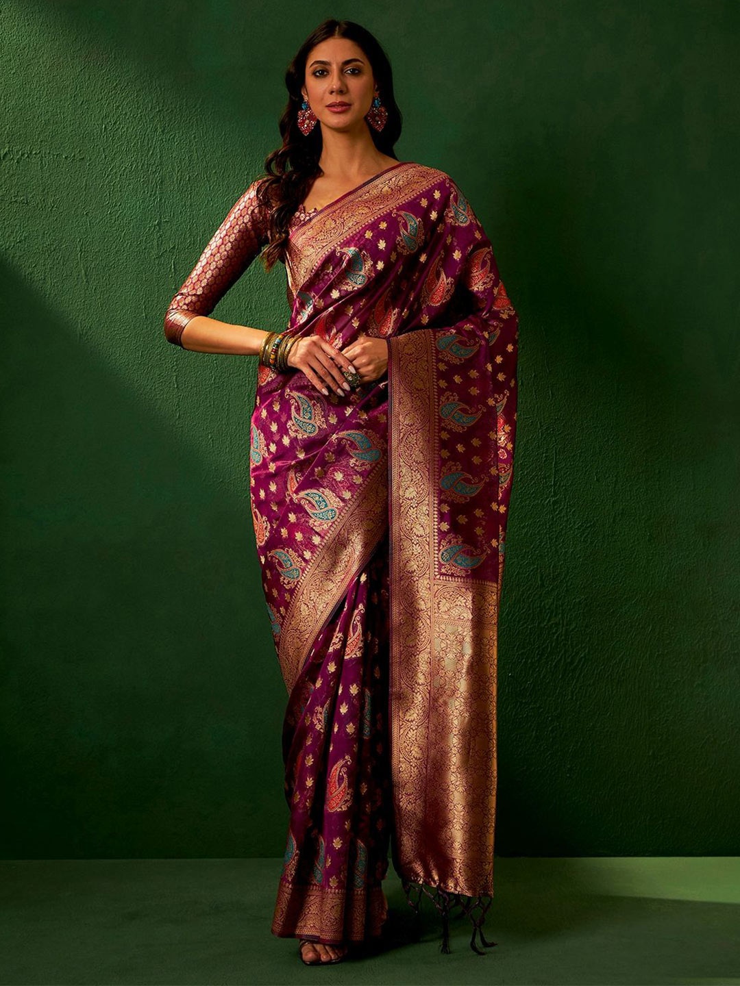 

Maroosh Women Ethnic Motifs Zari Organza Saree, Burgundy